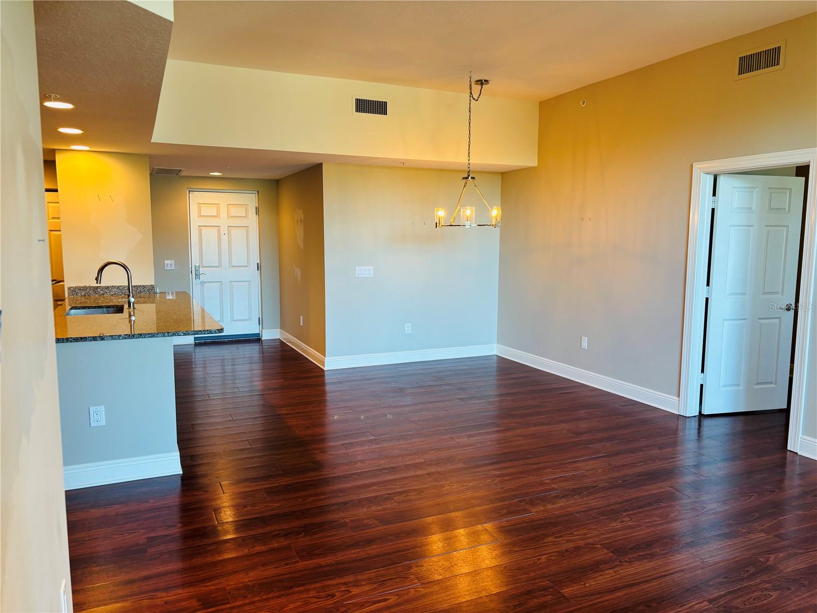 800 N TAMIAMI TRL #211, SARASOTA, FL, 34236