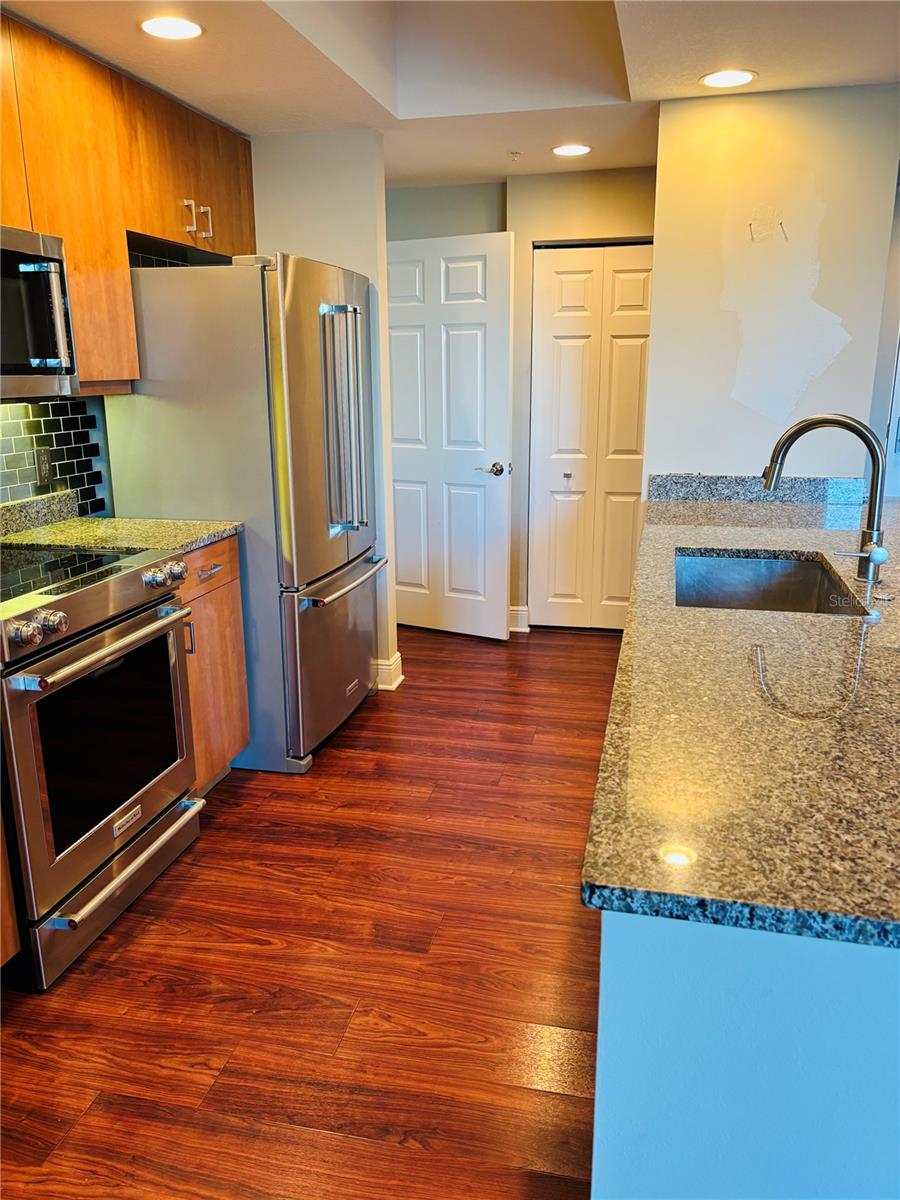 800 N TAMIAMI TRL #211, SARASOTA, FL, 34236