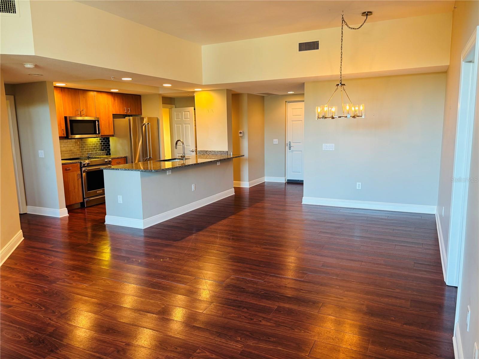 800 N TAMIAMI TRL #211, SARASOTA, FL, 34236