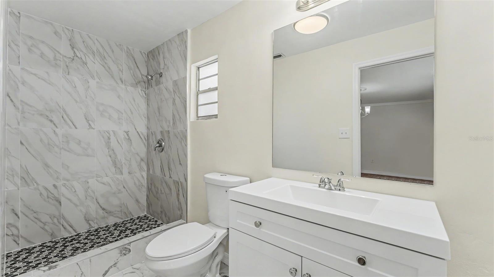 1050 PINE AVE, LAKE WALES, FL, 33853