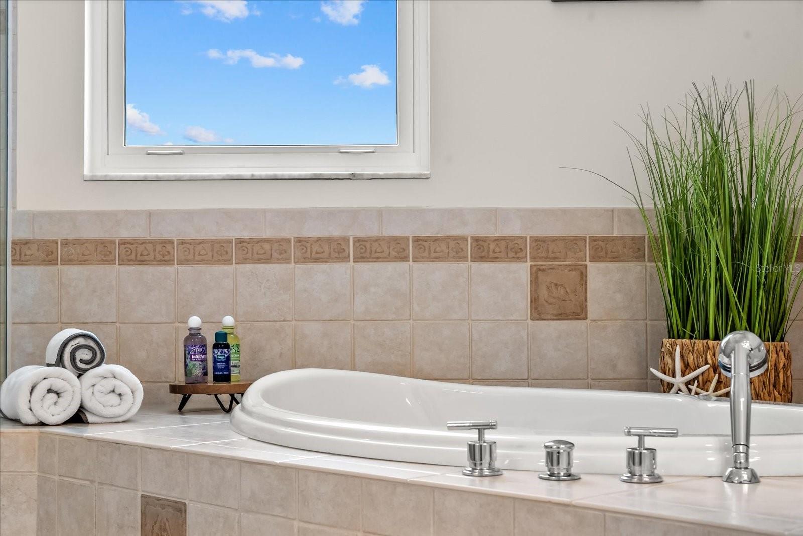 813 IDLEWILD WAY, SARASOTA, FL, 34242