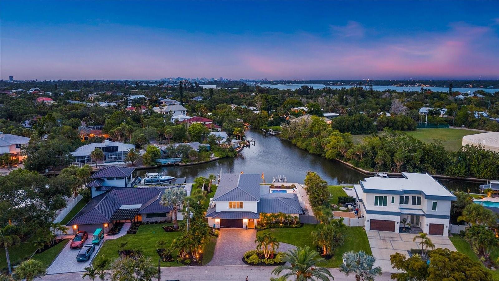 813 IDLEWILD WAY, SARASOTA, FL, 34242