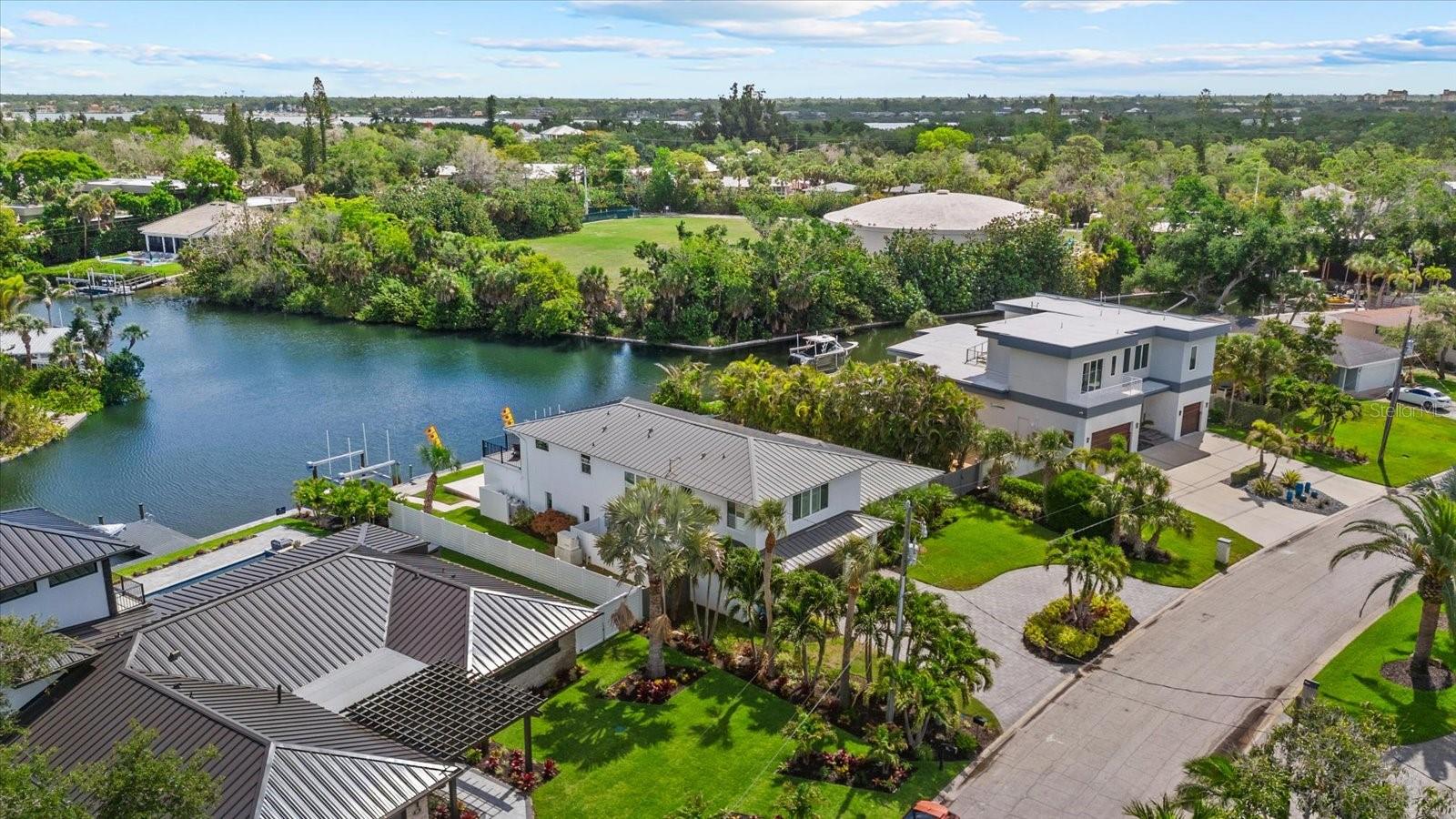 813 IDLEWILD WAY, SARASOTA, FL, 34242