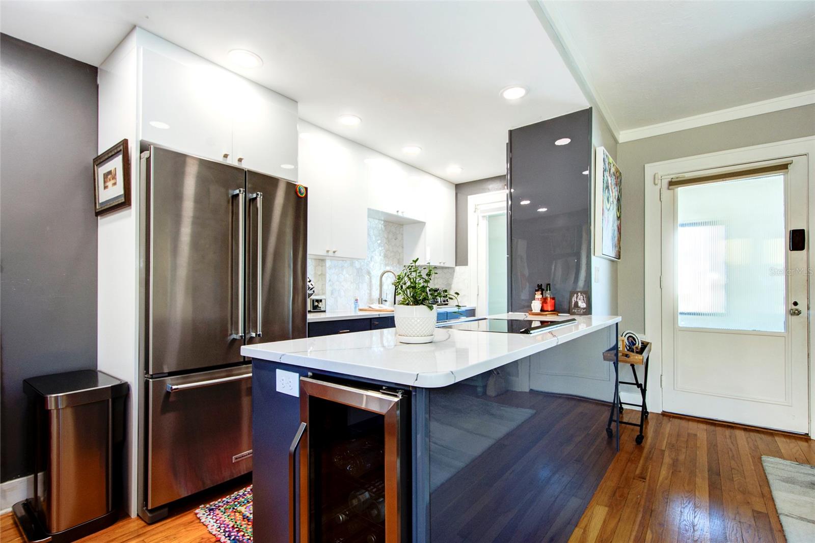 130 4TH AVE N #610, ST PETERSBURG, FL, 33701