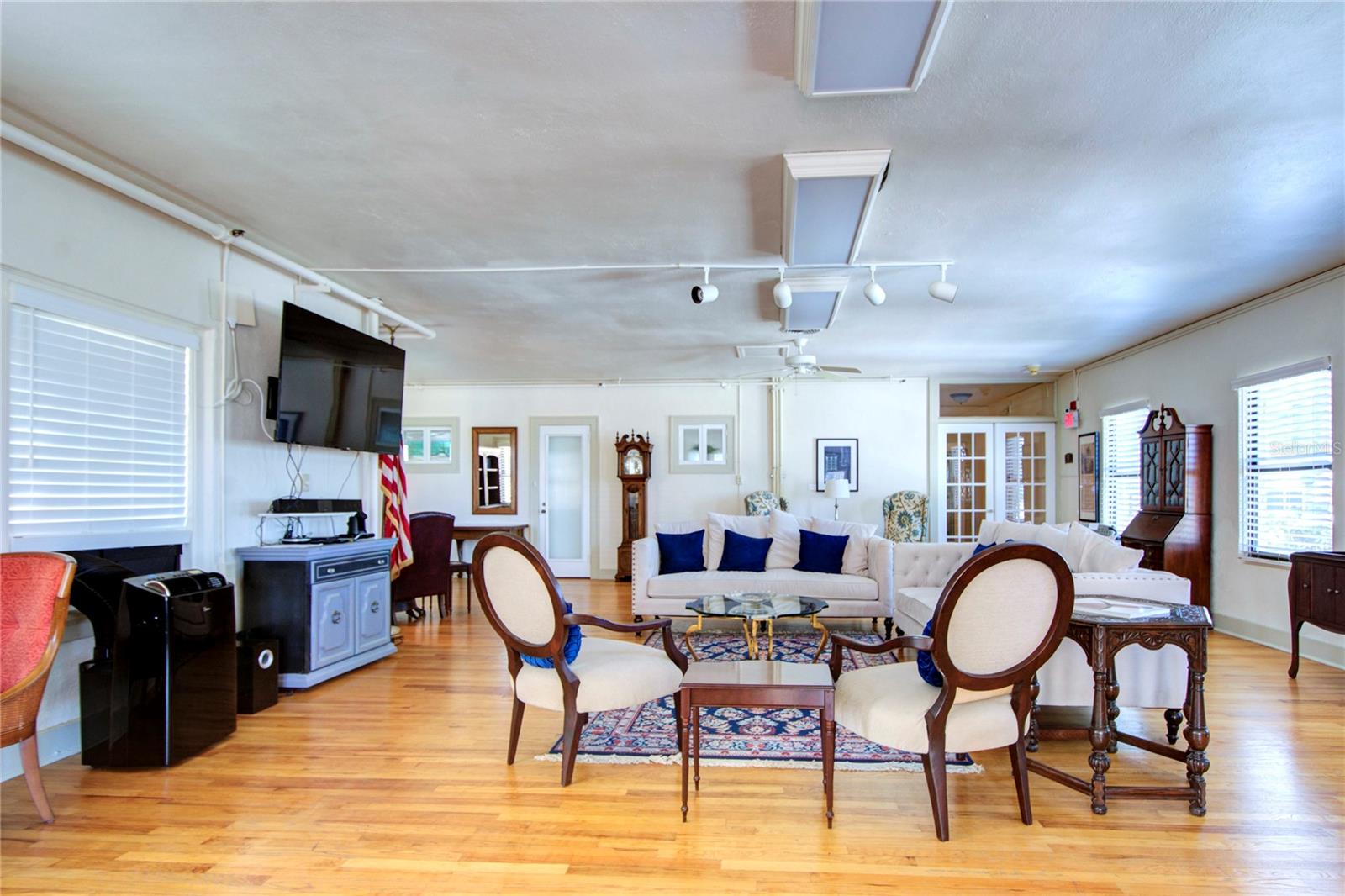 130 4TH AVE N #610, ST PETERSBURG, FL, 33701