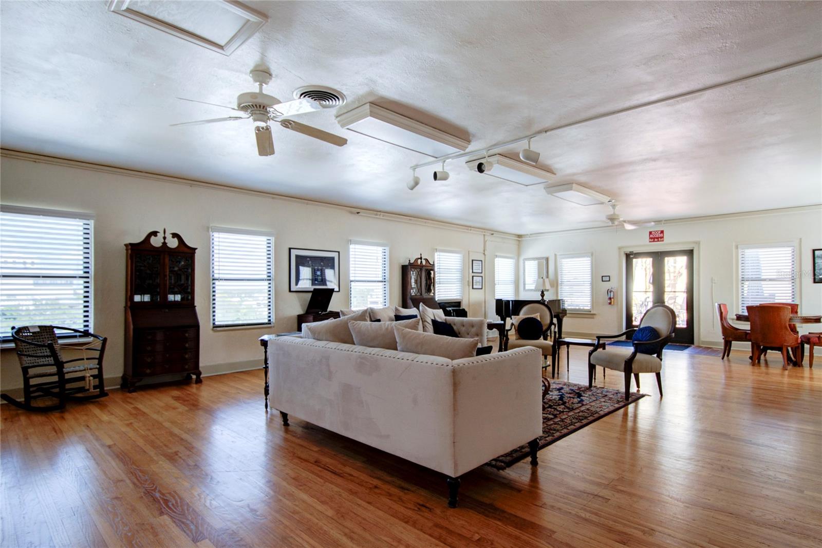 130 4TH AVE N #610, ST PETERSBURG, FL, 33701