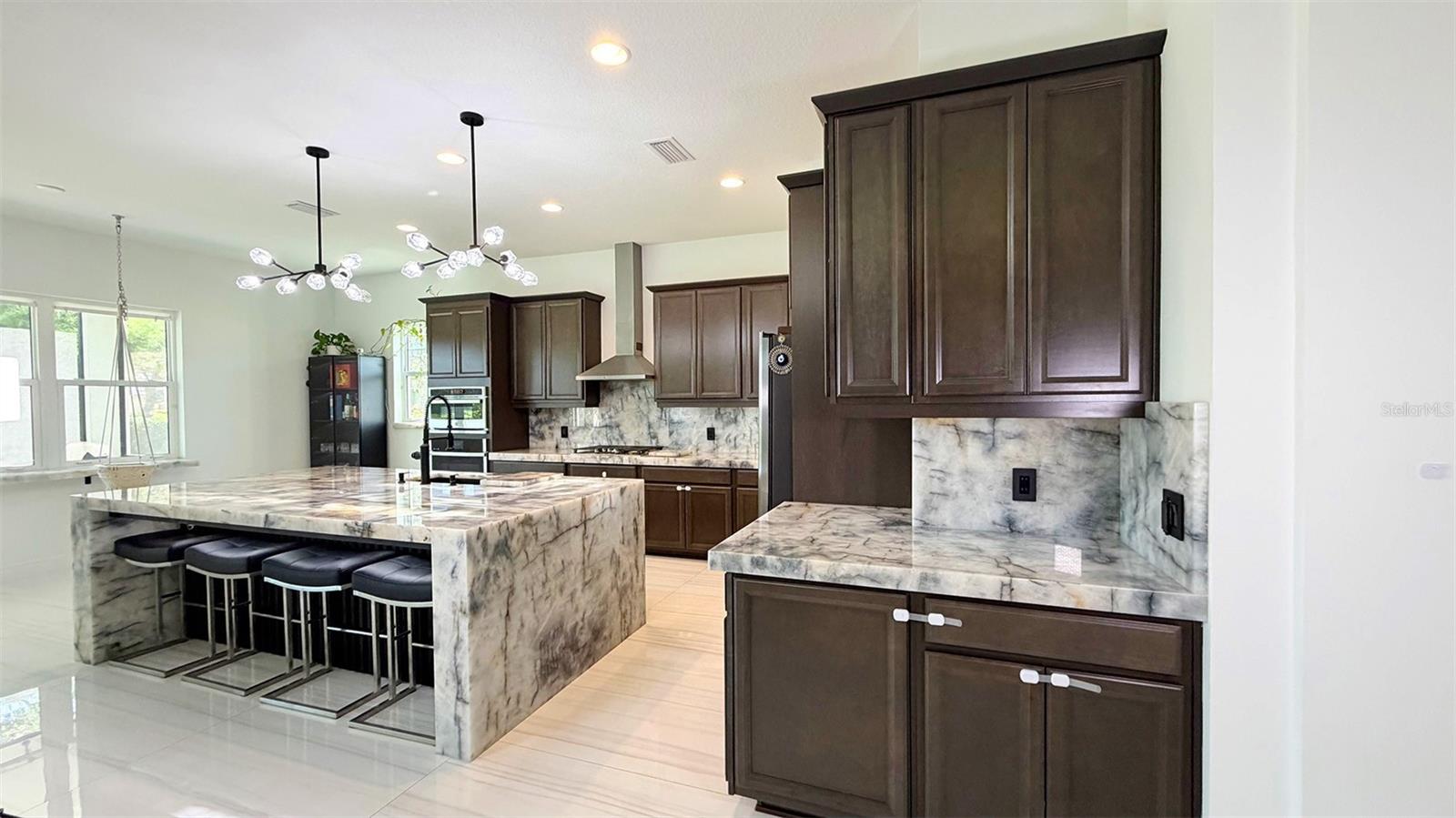 8294 GRANDE SHORES DR, SARASOTA, FL, 34240