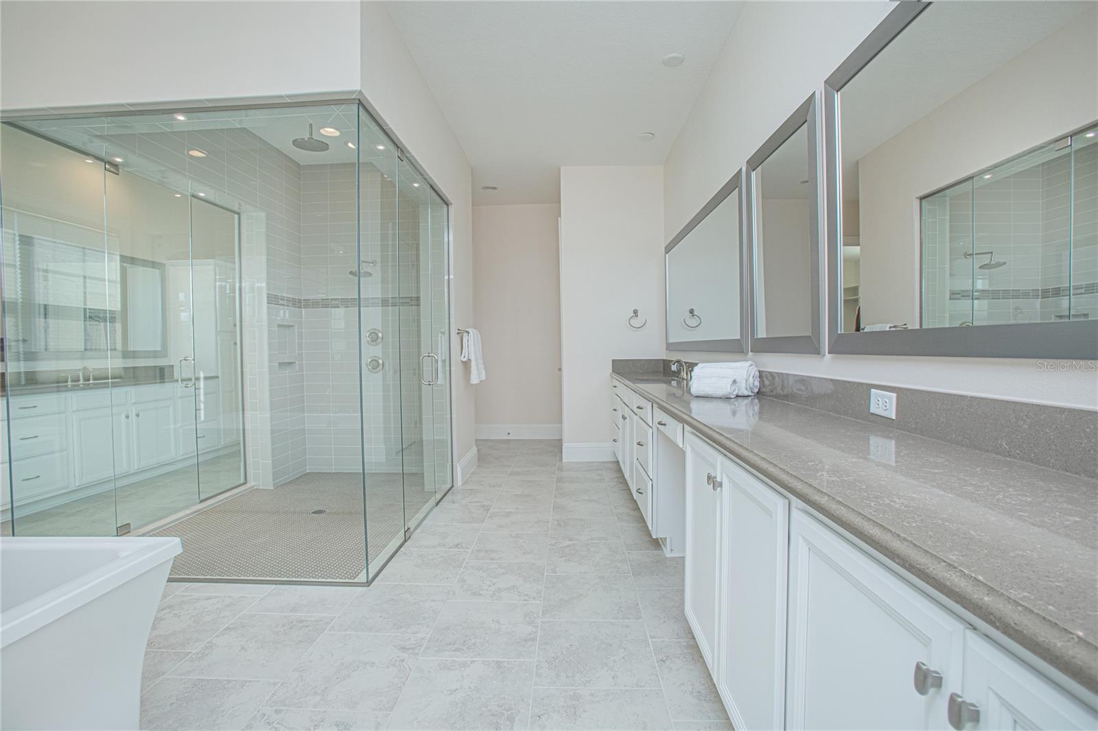 10846 MOBBERLEY CIR, ORLANDO, FL, 32832