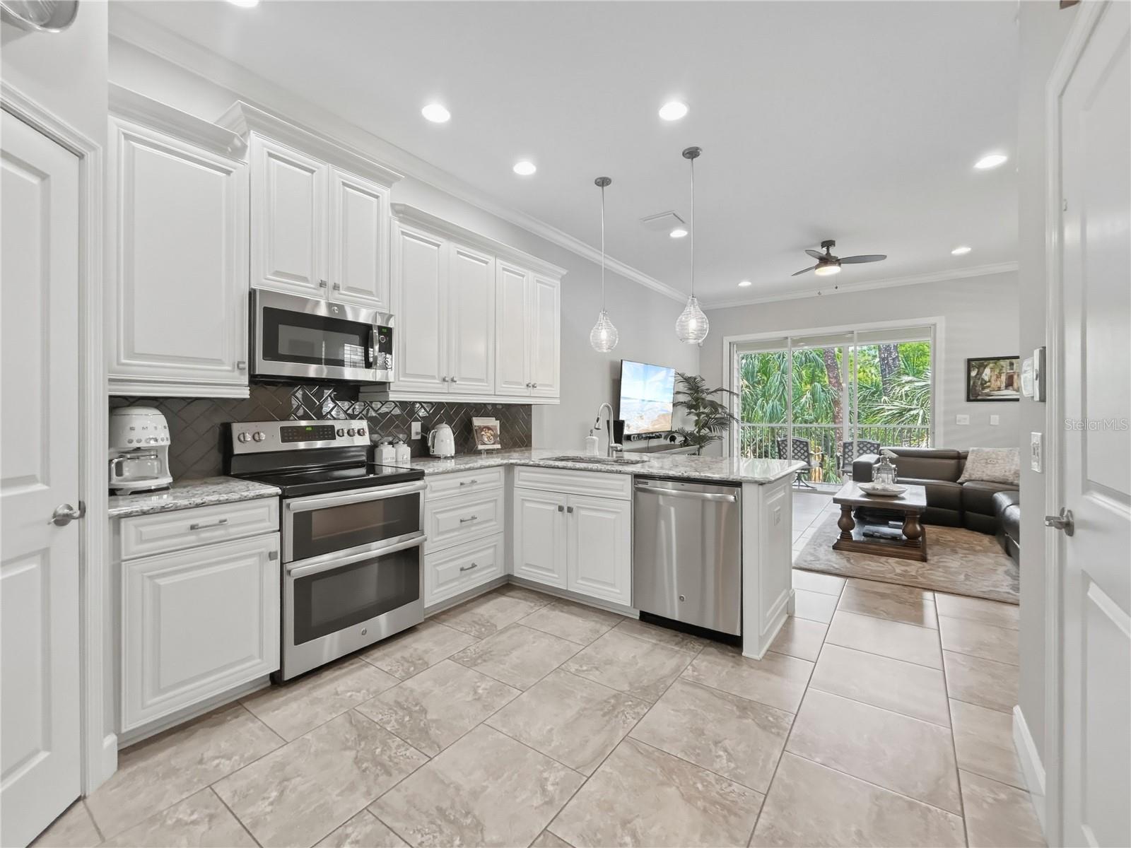 3137 MOORINGS DR S, ST PETERSBURG, FL, 33712