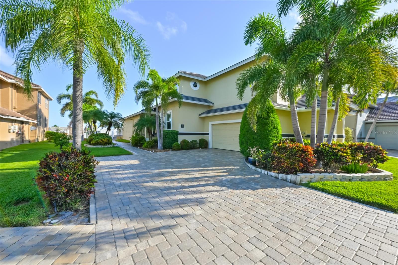 831 SYMPHONY ISLES BLVD, APOLLO BEACH, FL, 33572