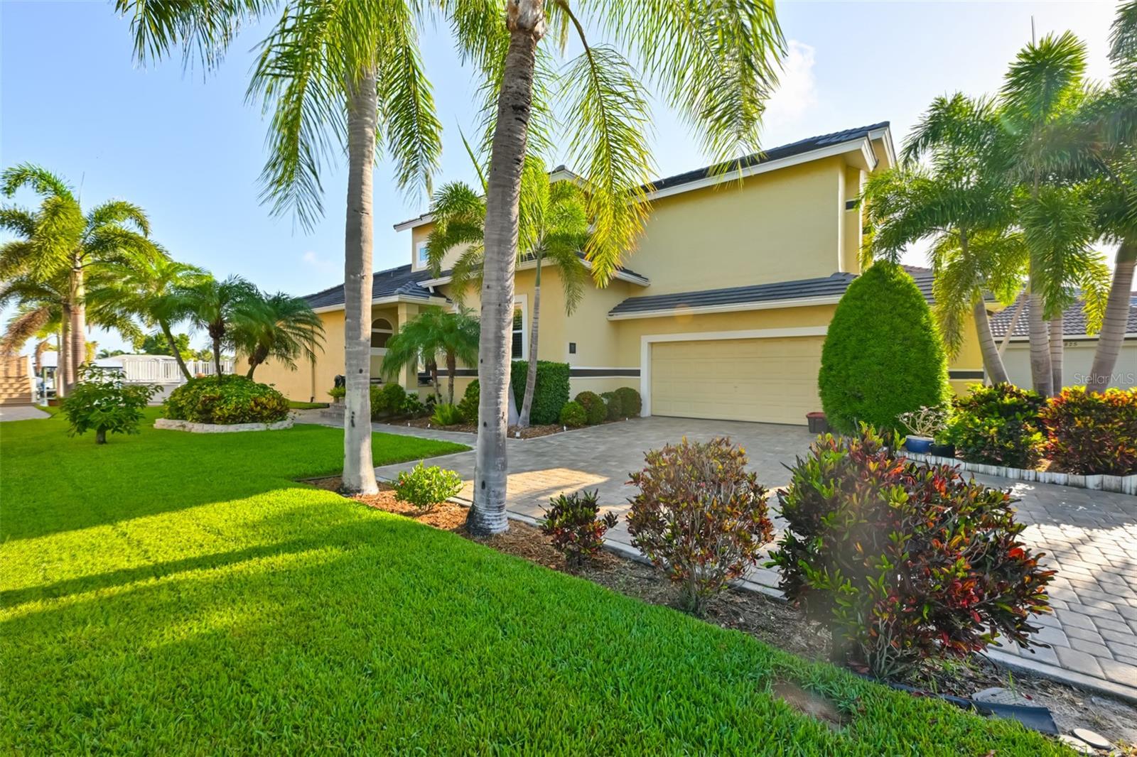 831 SYMPHONY ISLES BLVD, APOLLO BEACH, FL, 33572