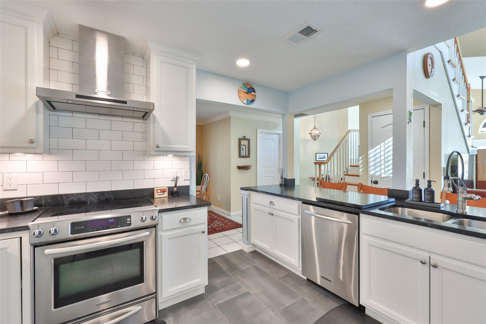 831 SYMPHONY ISLES BLVD, APOLLO BEACH, FL, 33572