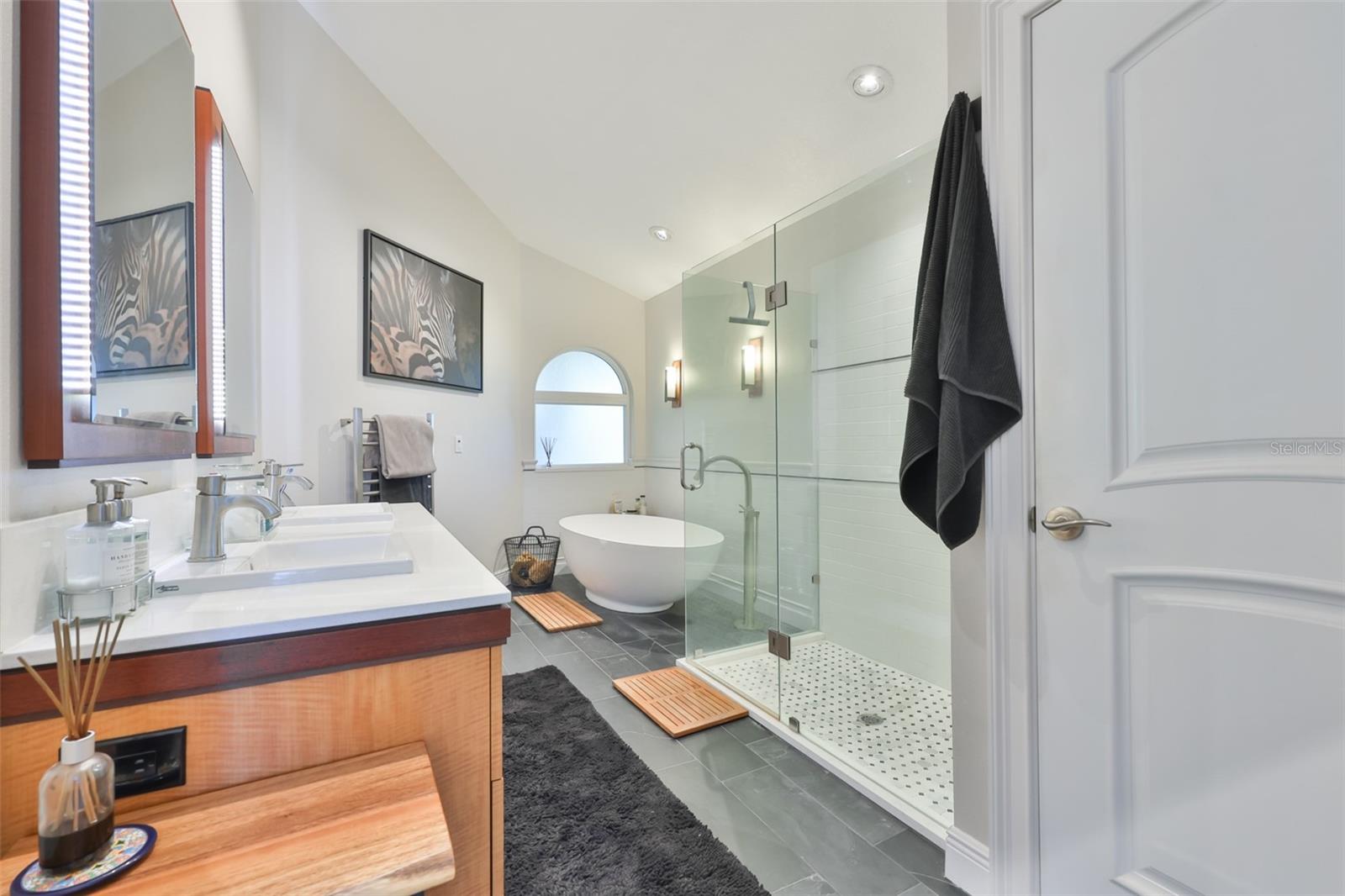 831 SYMPHONY ISLES BLVD, APOLLO BEACH, FL, 33572