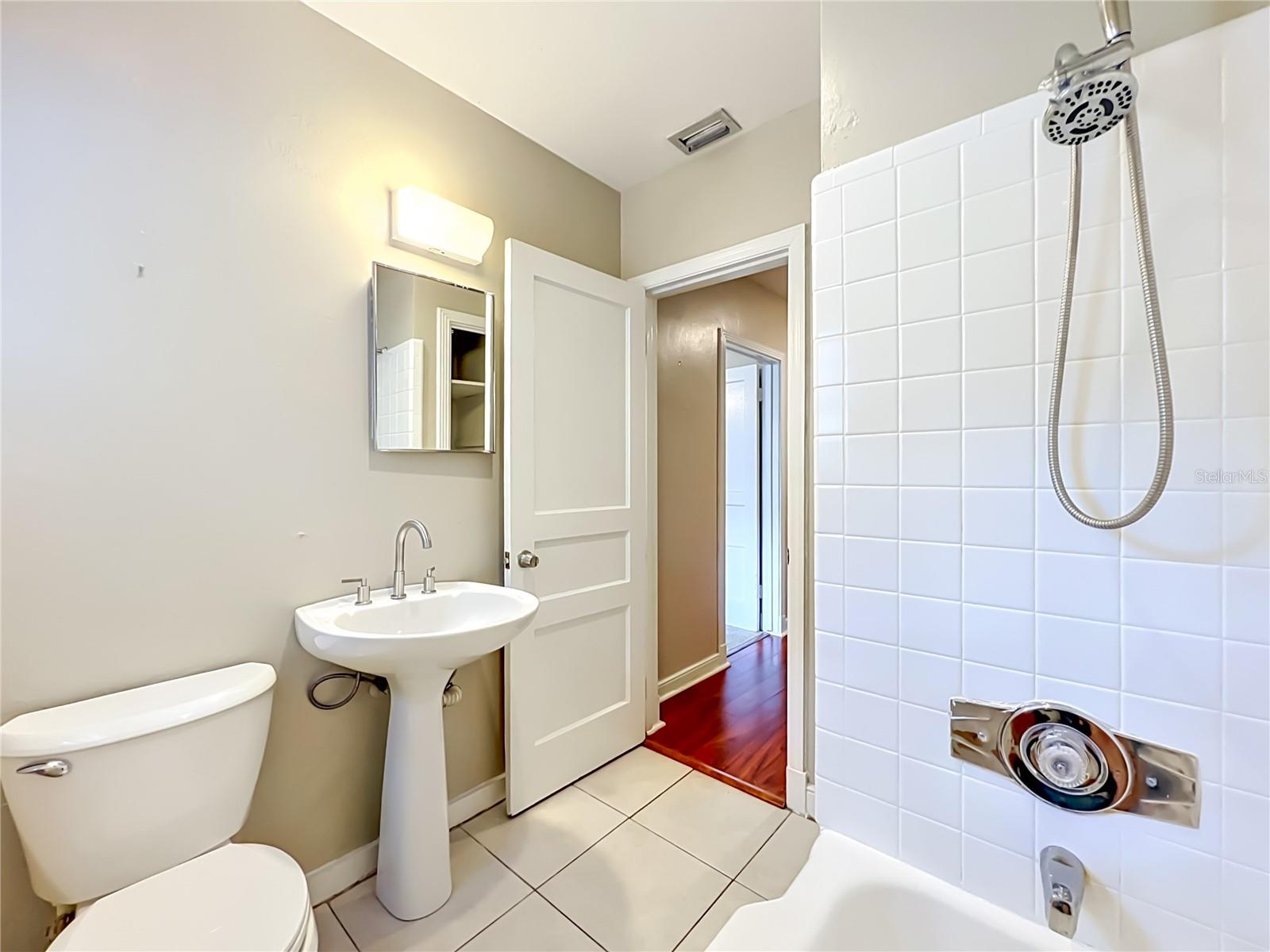 21 N MILLS AVE, ORLANDO, FL, 32801