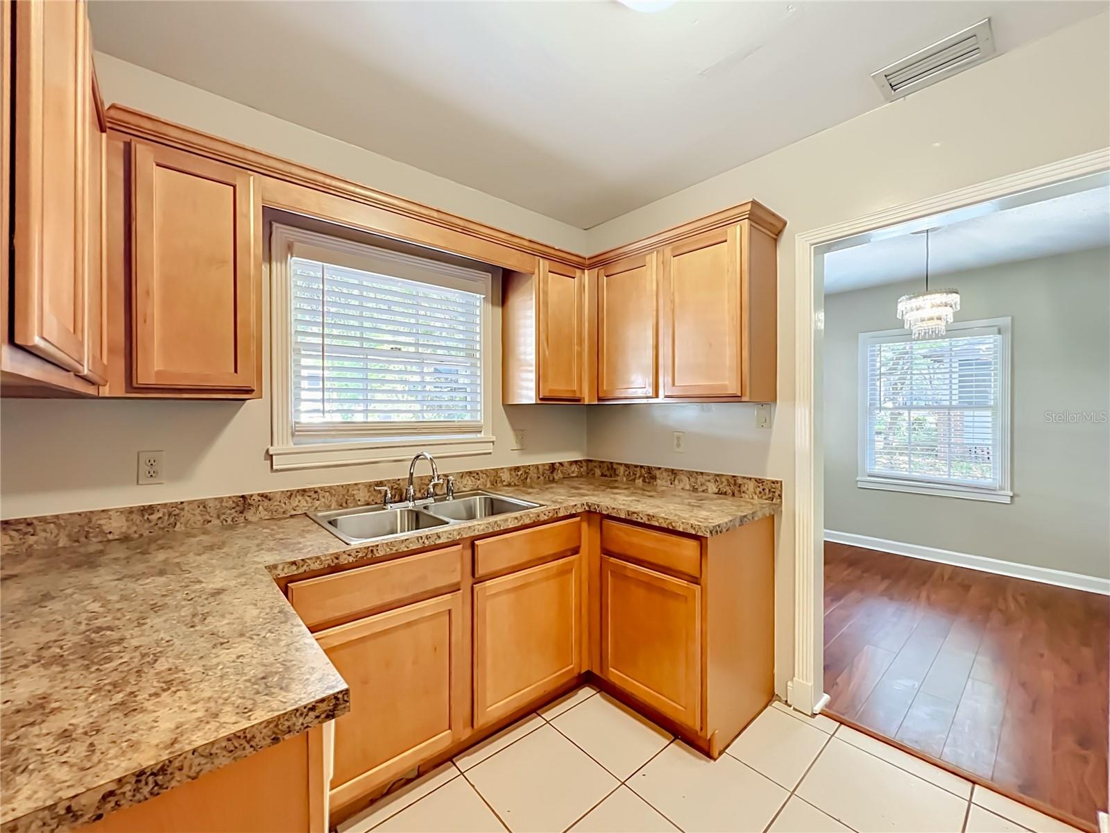 21 N MILLS AVE, ORLANDO, FL, 32801