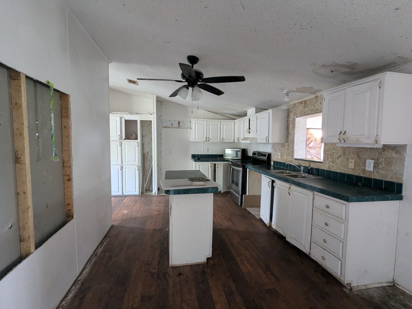 12406 HUDSON AVE, HUDSON, FL, 34669