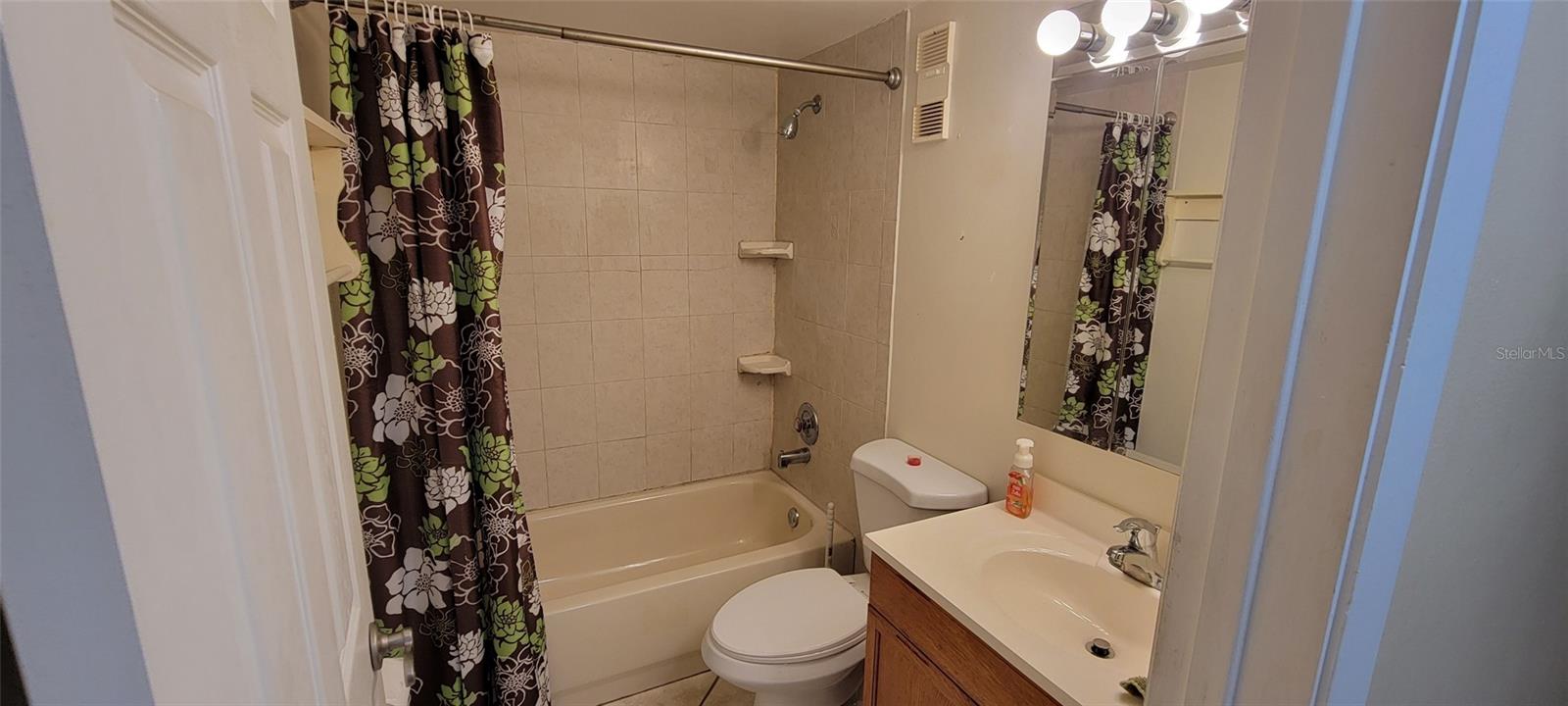100 SWEETGUM WOODS CT #12C, DELTONA, FL, 32725