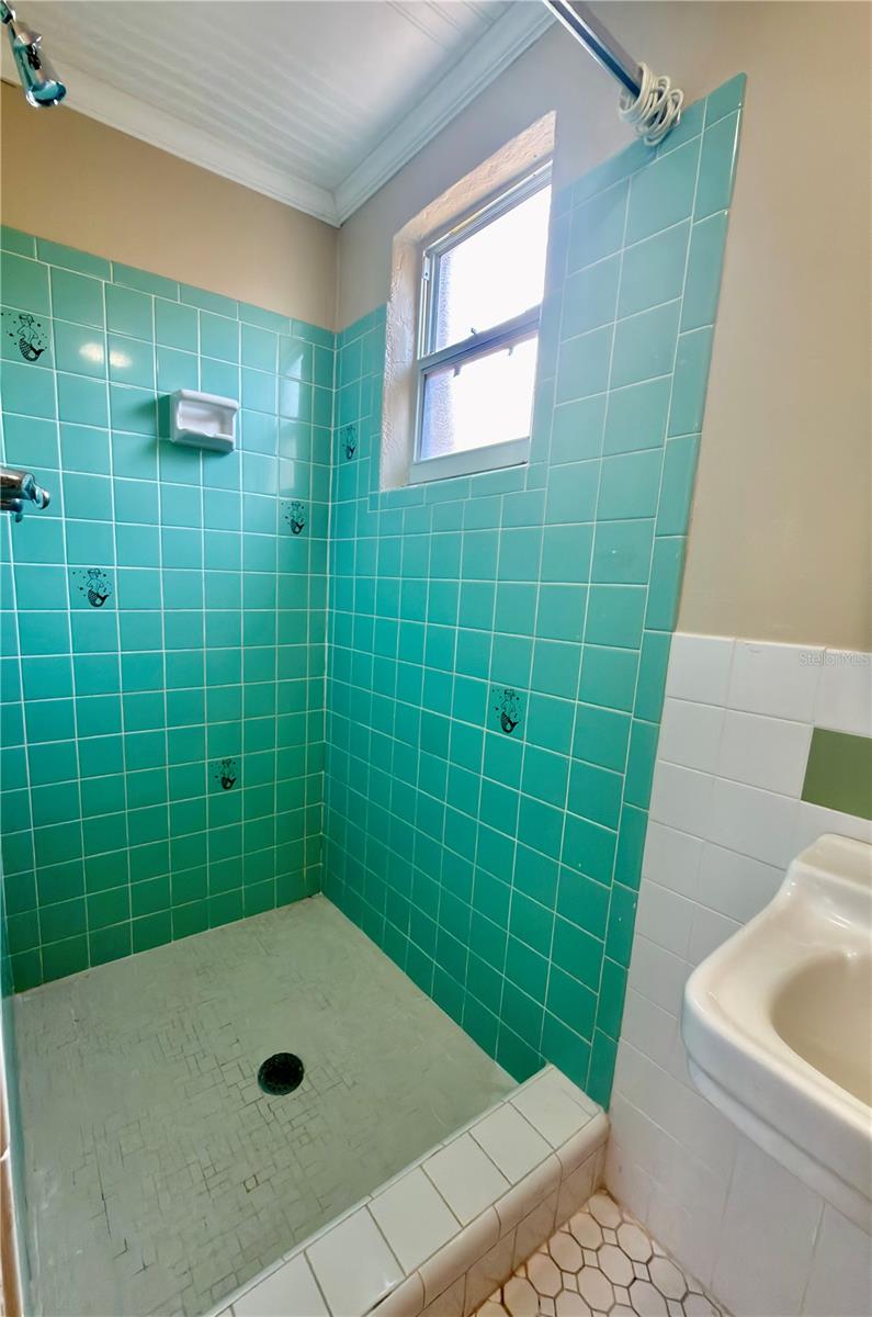 8201 120TH ST, SEMINOLE, FL, 33772