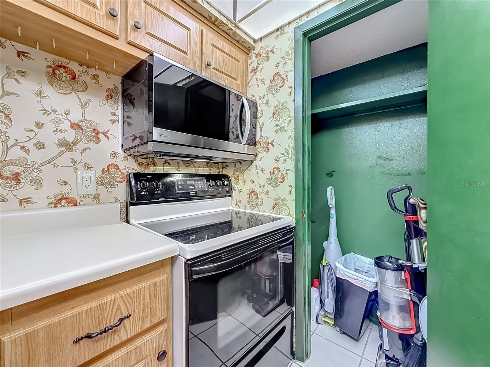 245 MEDALLION BLVD #G, MADEIRA BEACH, FL, 33708