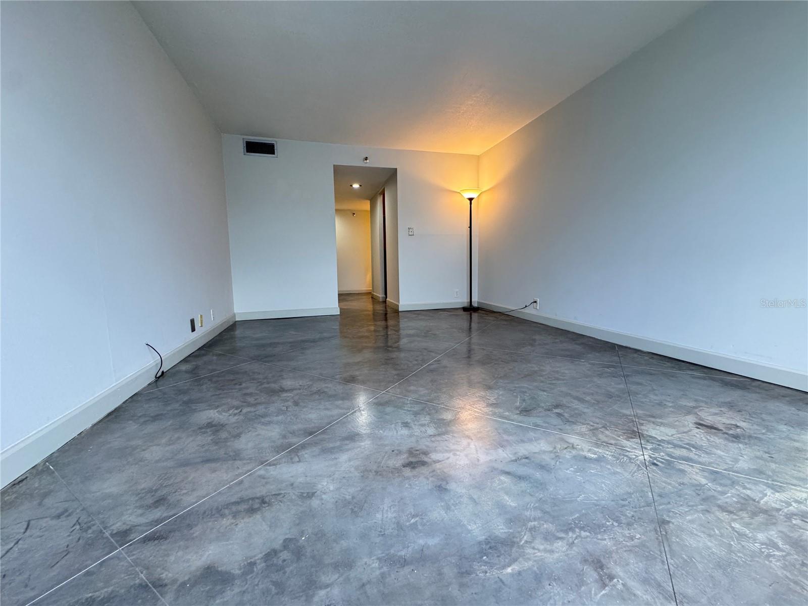 400 E COLONIAL DR #108, ORLANDO, FL, 32803