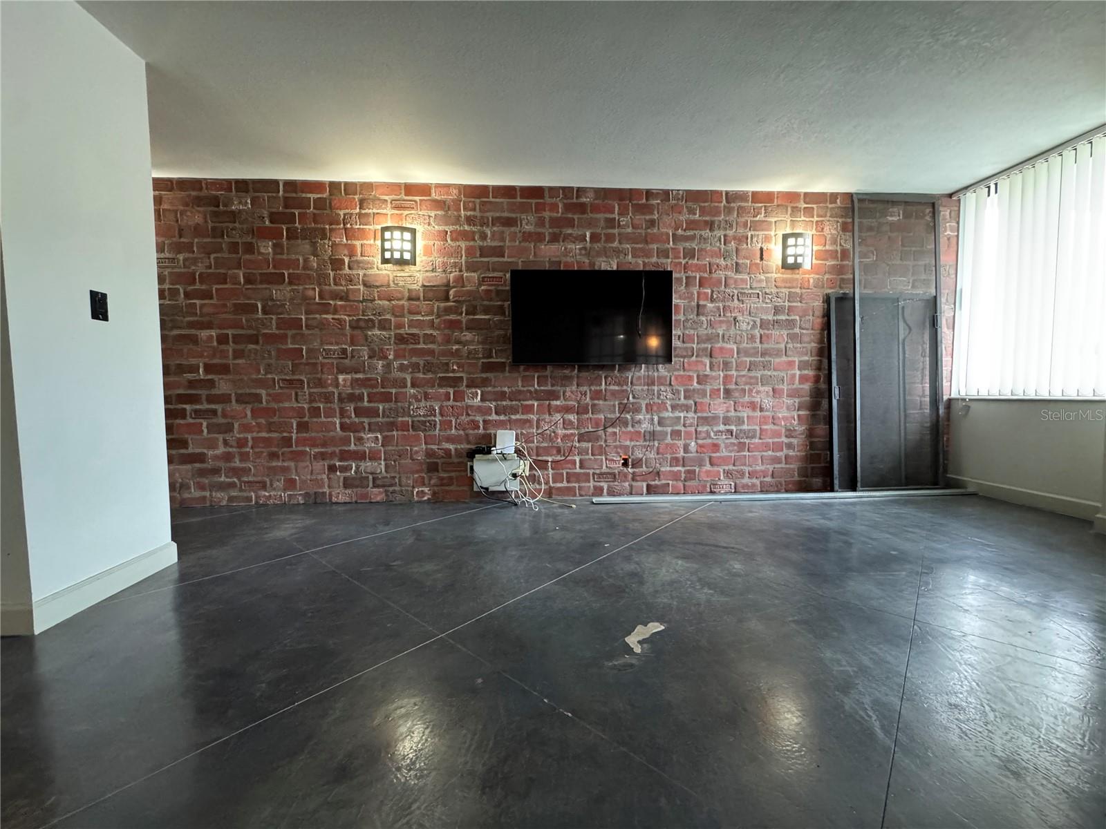 400 E COLONIAL DR #108, ORLANDO, FL, 32803