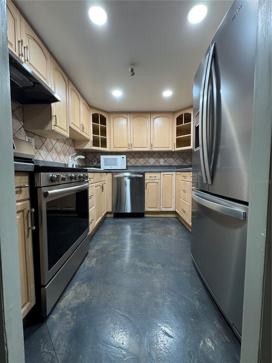 400 E COLONIAL DR #108, ORLANDO, FL, 32803