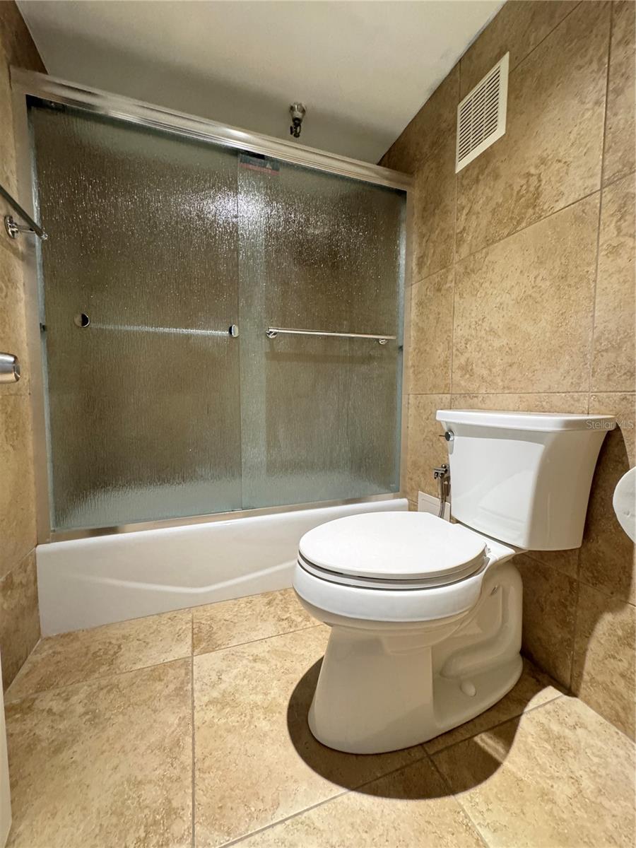 400 E COLONIAL DR #108, ORLANDO, FL, 32803
