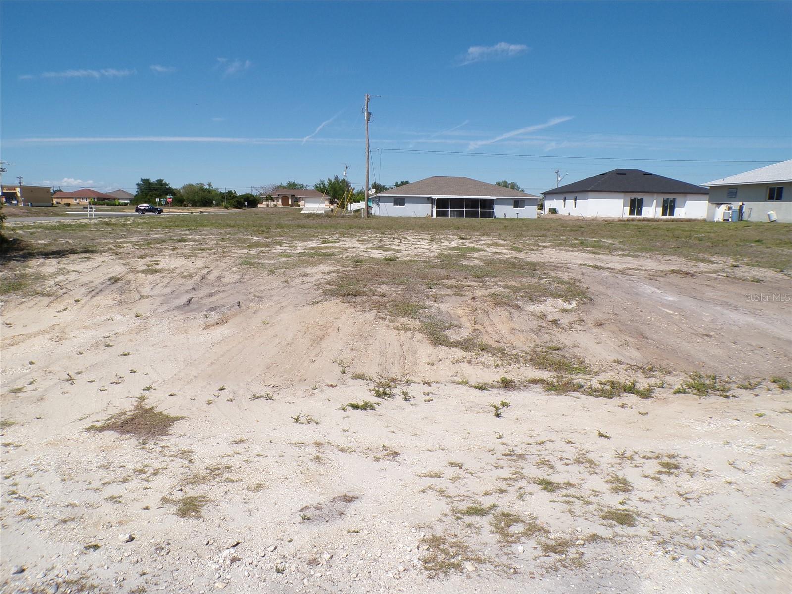 821 NE 15TH LN, CAPE CORAL, FL, 33909