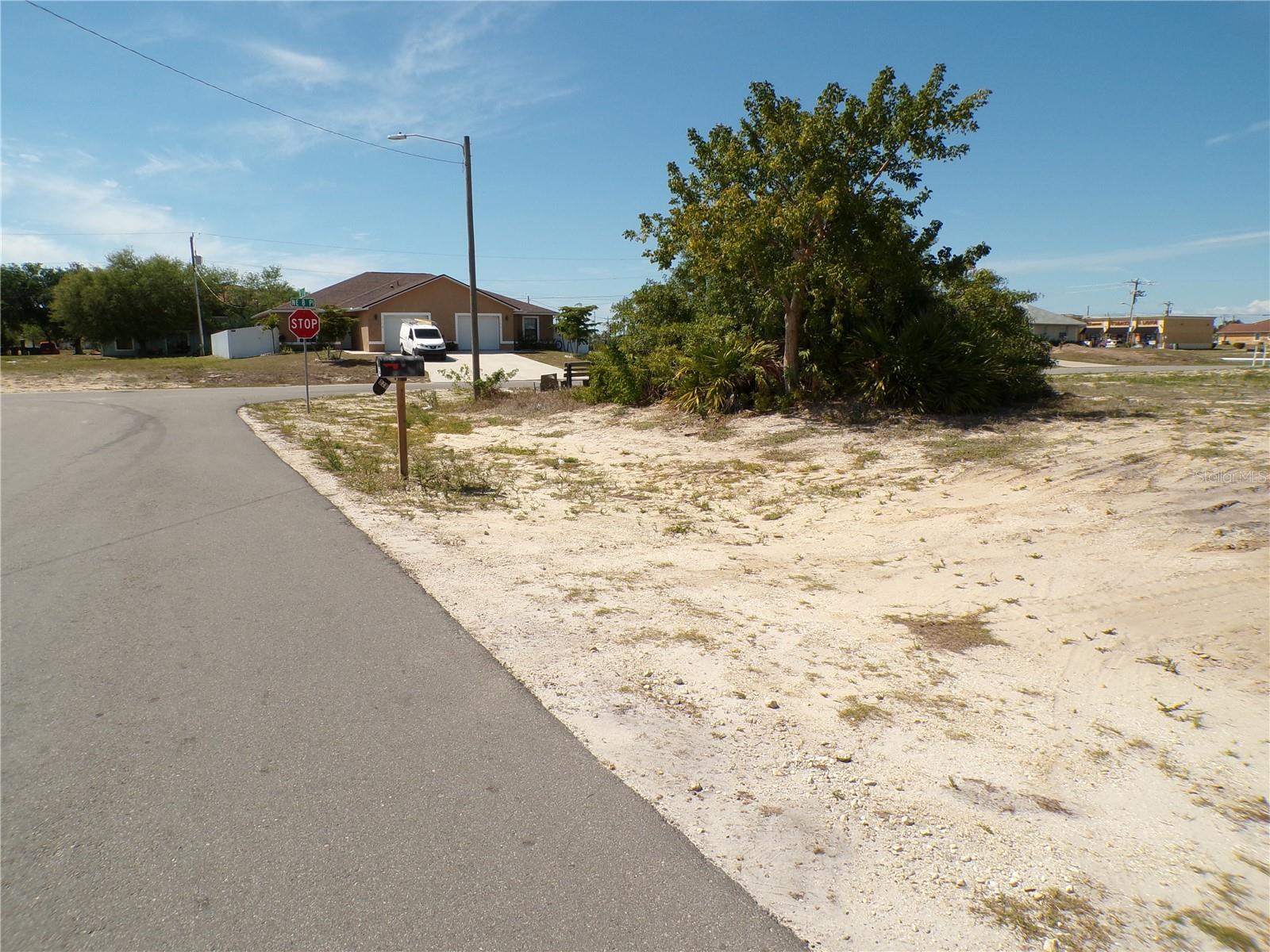 821 NE 15TH LN, CAPE CORAL, FL, 33909