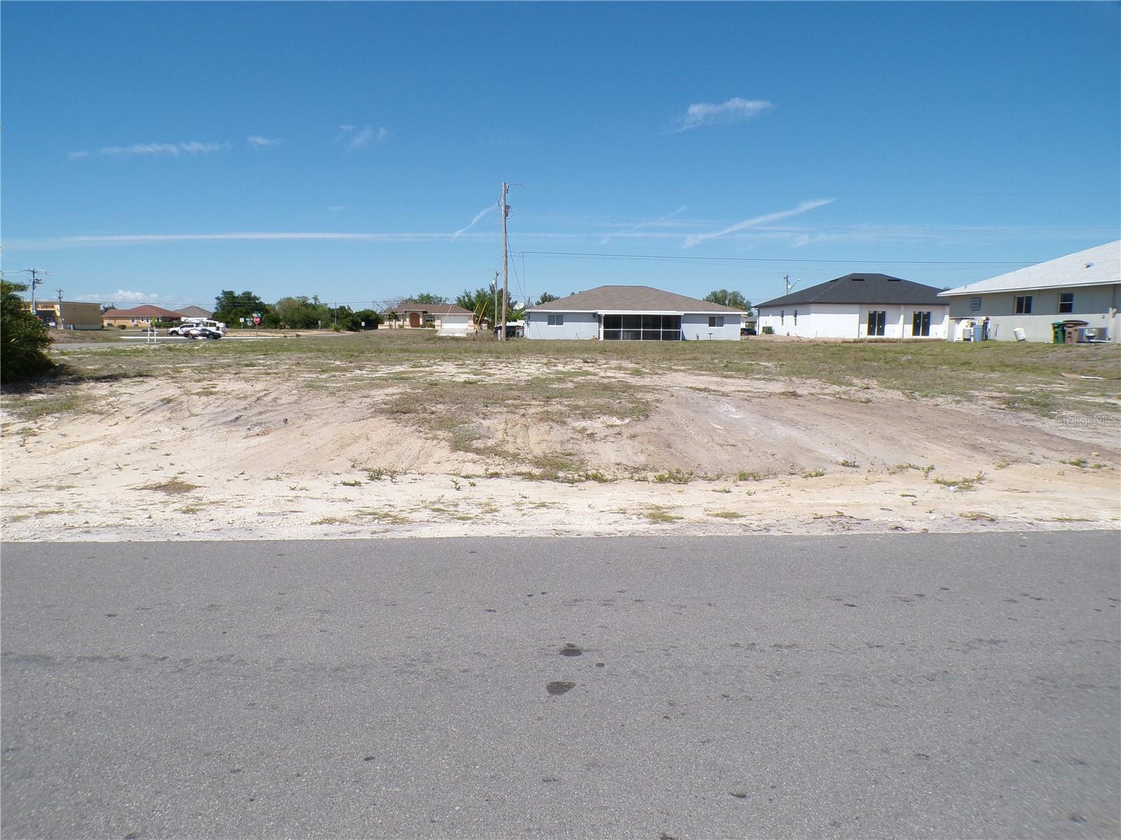 821 NE 15TH LN, CAPE CORAL, FL, 33909