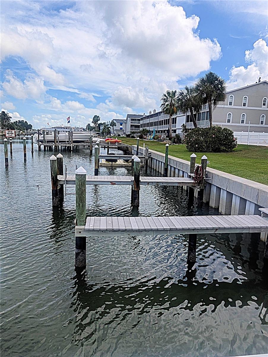 719 PINELLAS BAYWAY S #110, ST PETERSBURG, FL, 33715