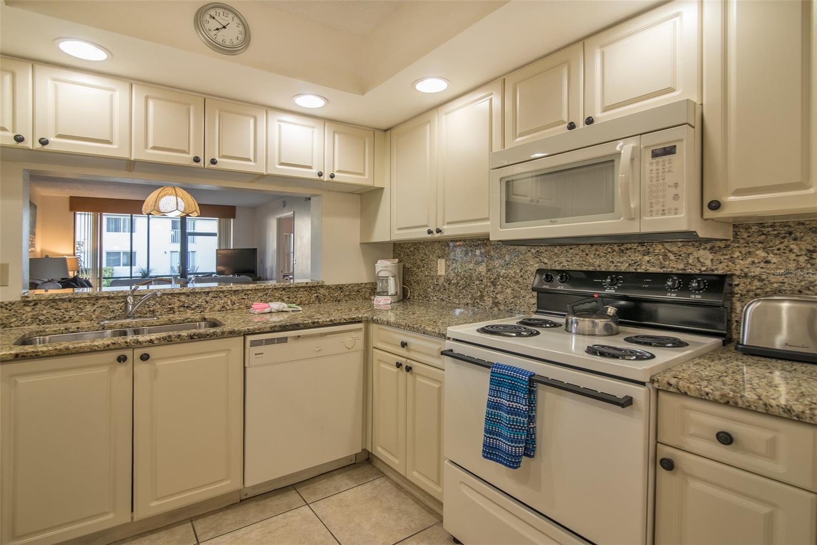 4425 45TH AVE W #101, BRADENTON, FL, 34210