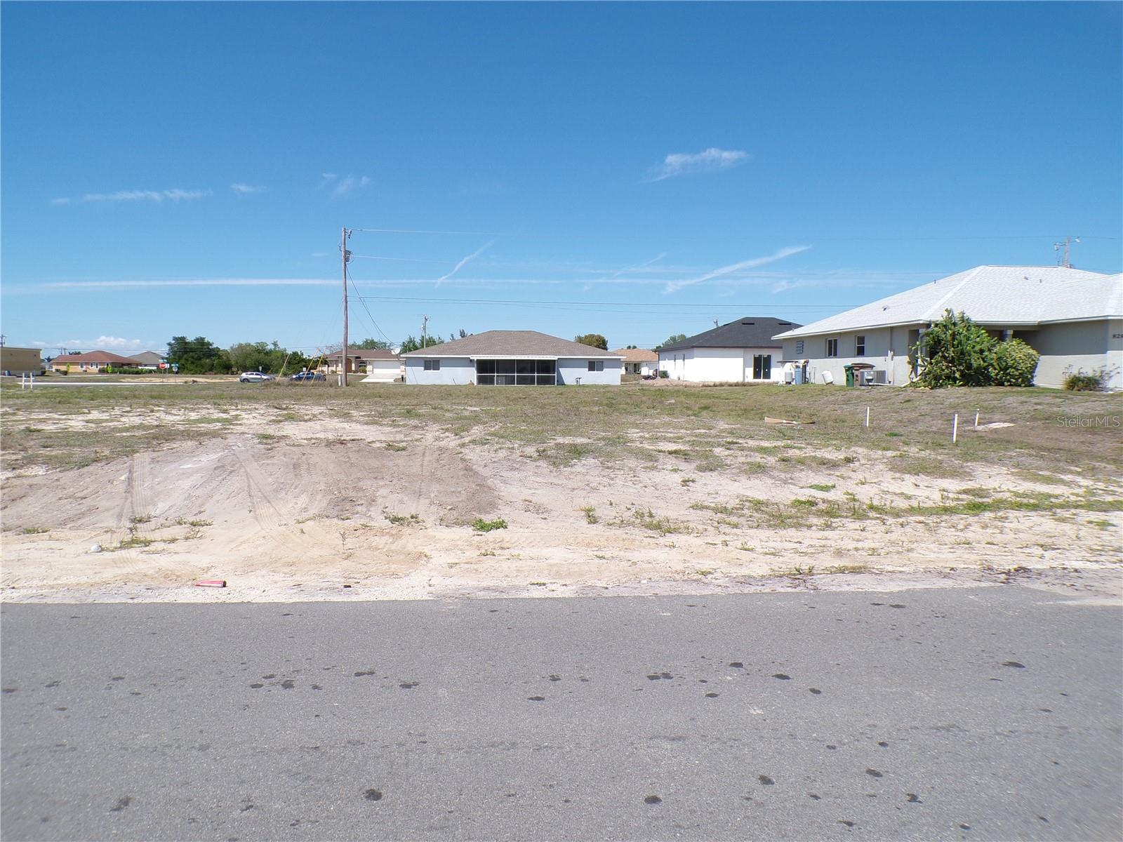 825 NE 15TH LN, CAPE CORAL, FL, 33909