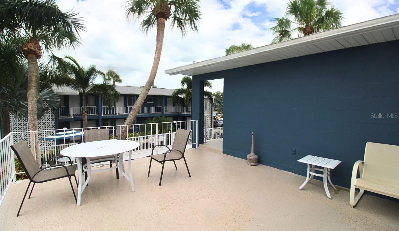 3001 BEE RIDGE RD #121, SARASOTA, FL, 34239
