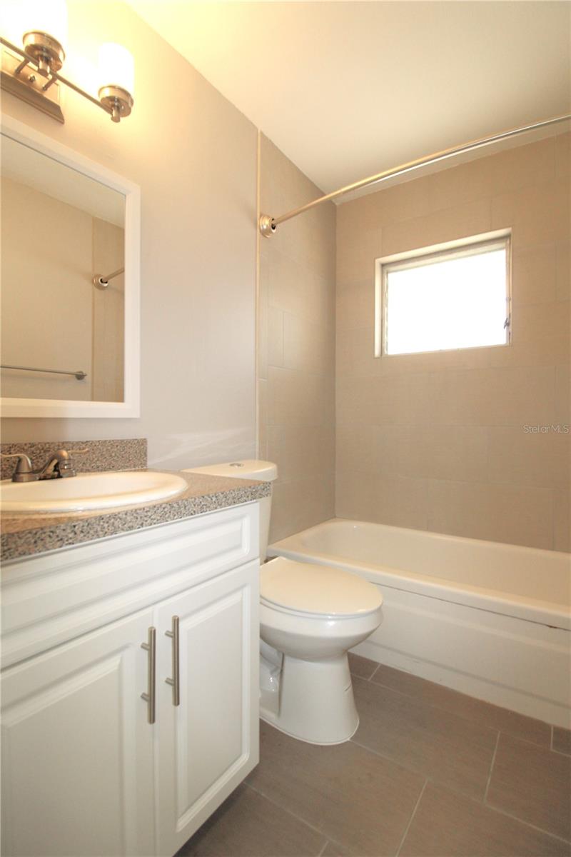 3001 BEE RIDGE RD #121, SARASOTA, FL, 34239