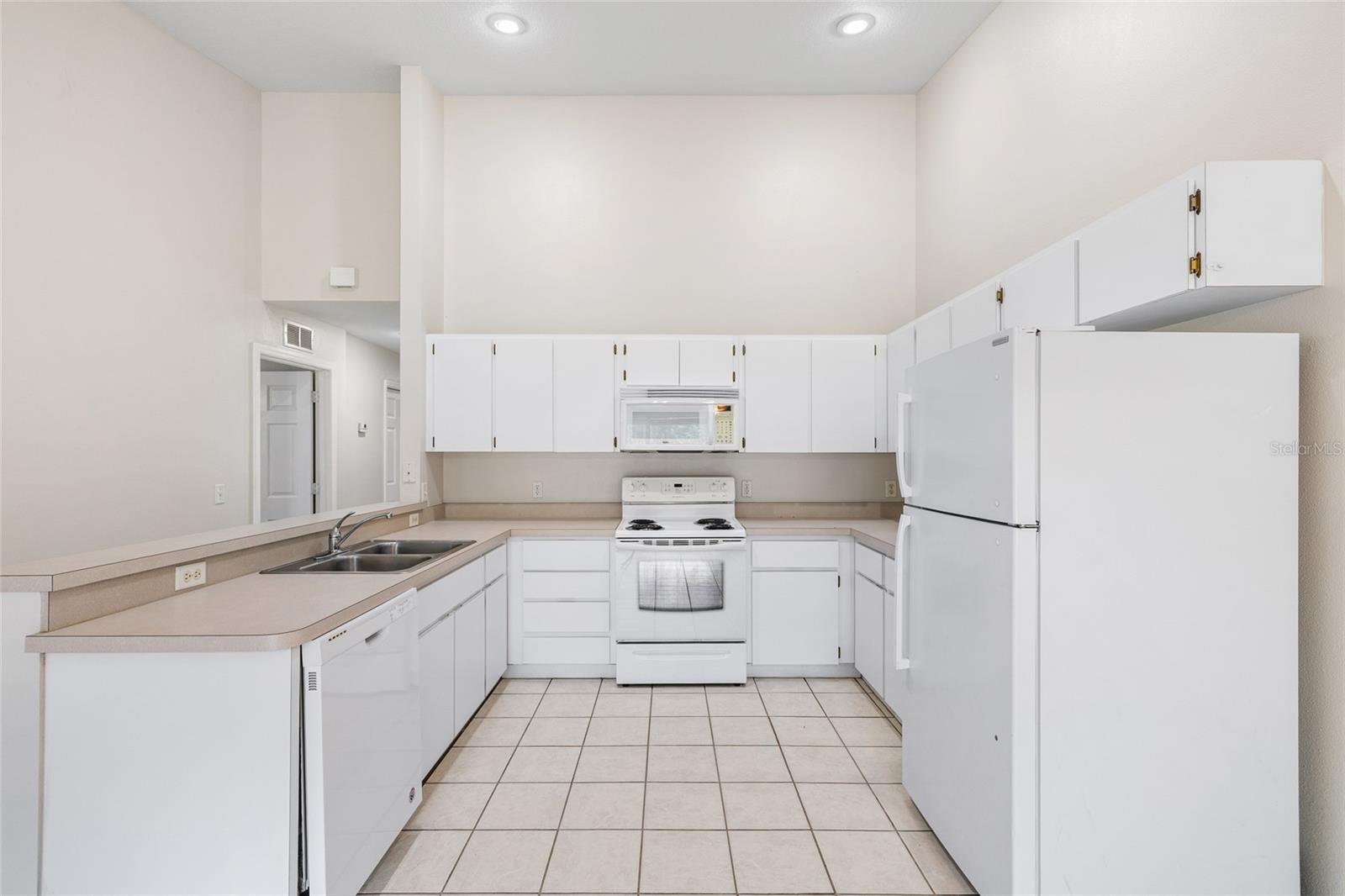 37228 GRASSY HILL LN, DADE CITY, FL, 33525