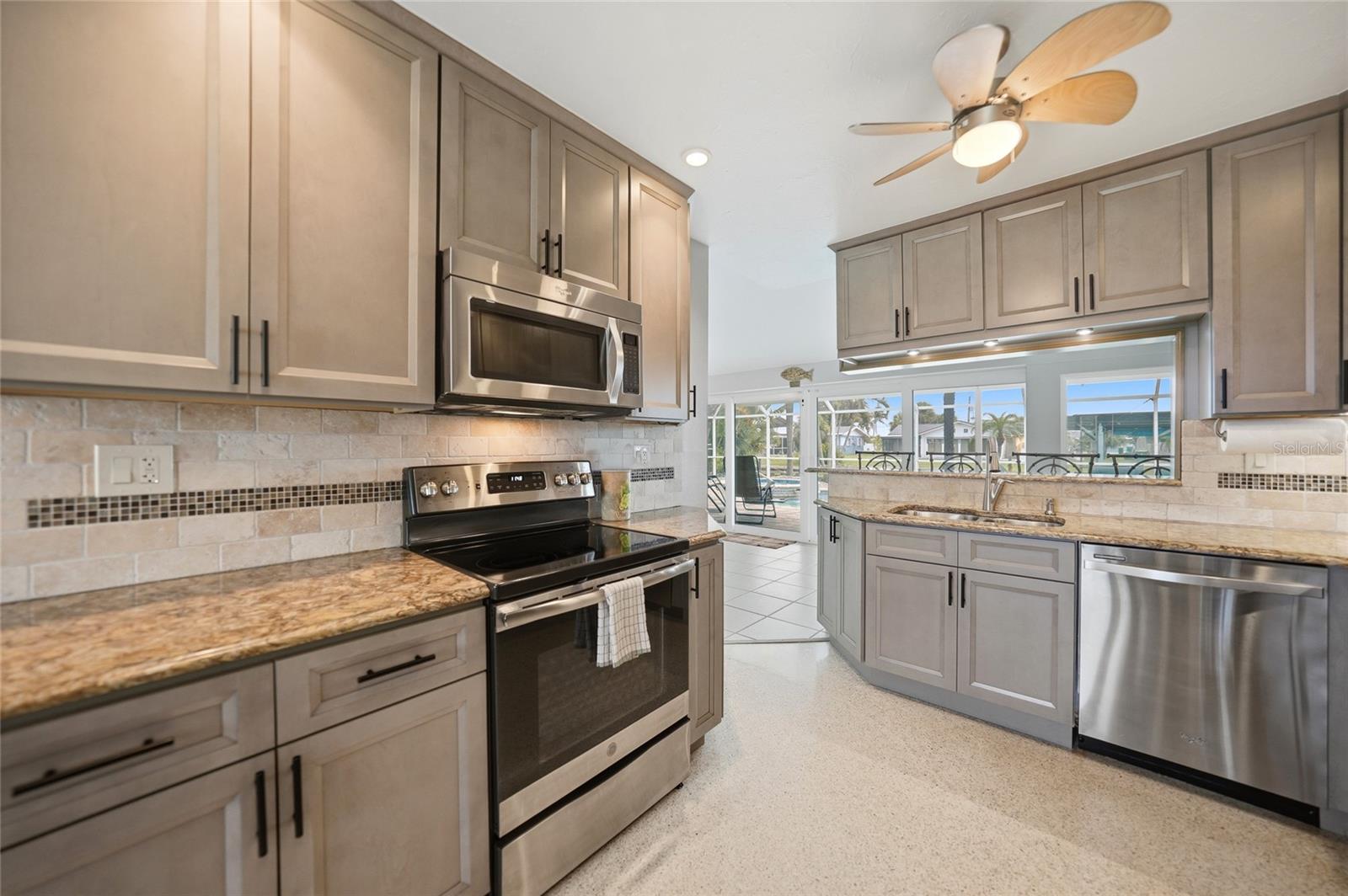 1433 LEMON BAY DR, ENGLEWOOD, FL, 34223