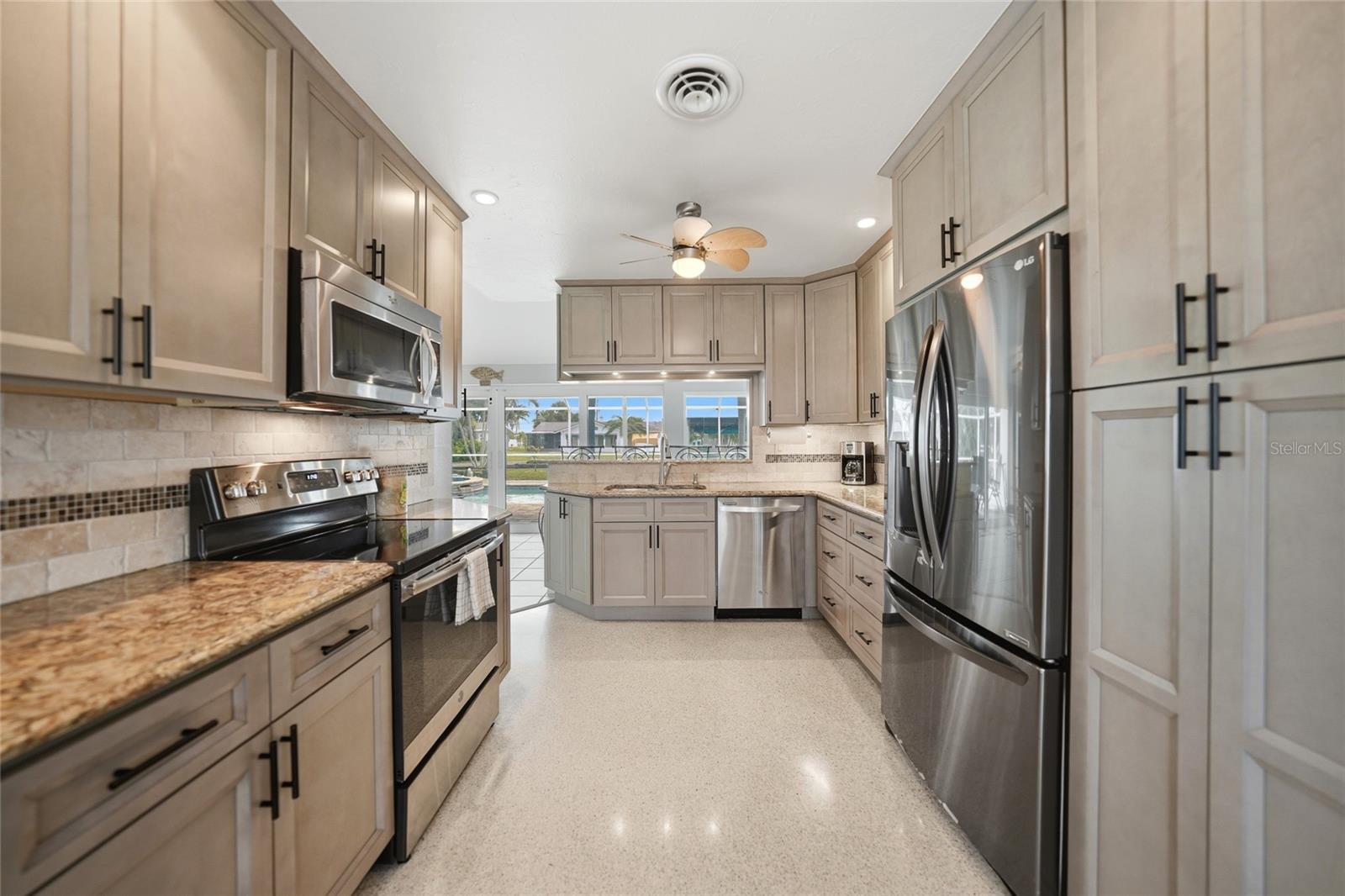 1433 LEMON BAY DR, ENGLEWOOD, FL, 34223