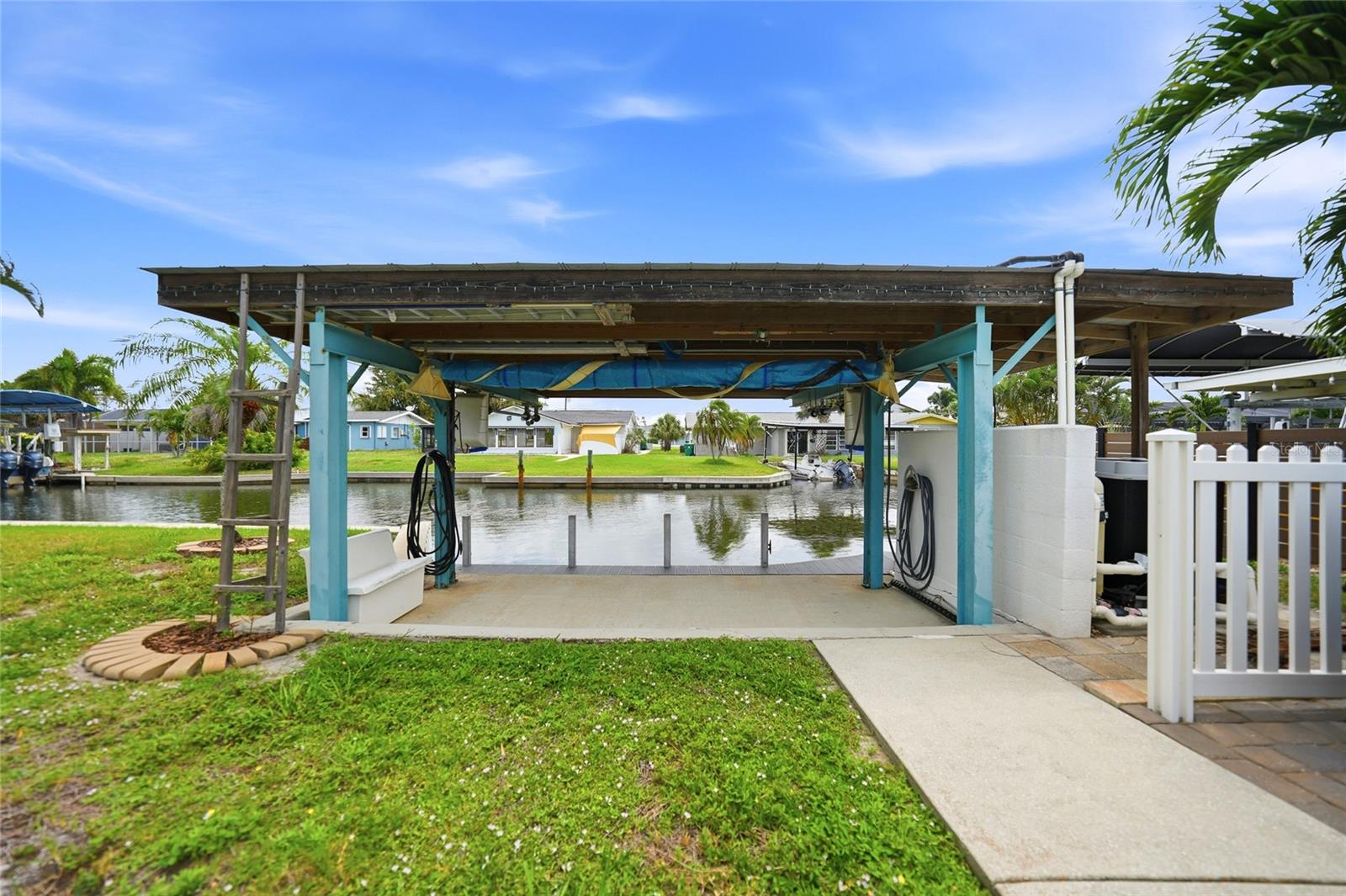 1433 LEMON BAY DR, ENGLEWOOD, FL, 34223