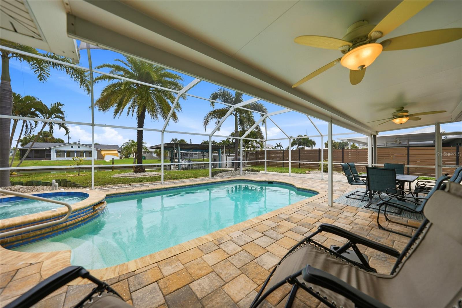 1433 LEMON BAY DR, ENGLEWOOD, FL, 34223