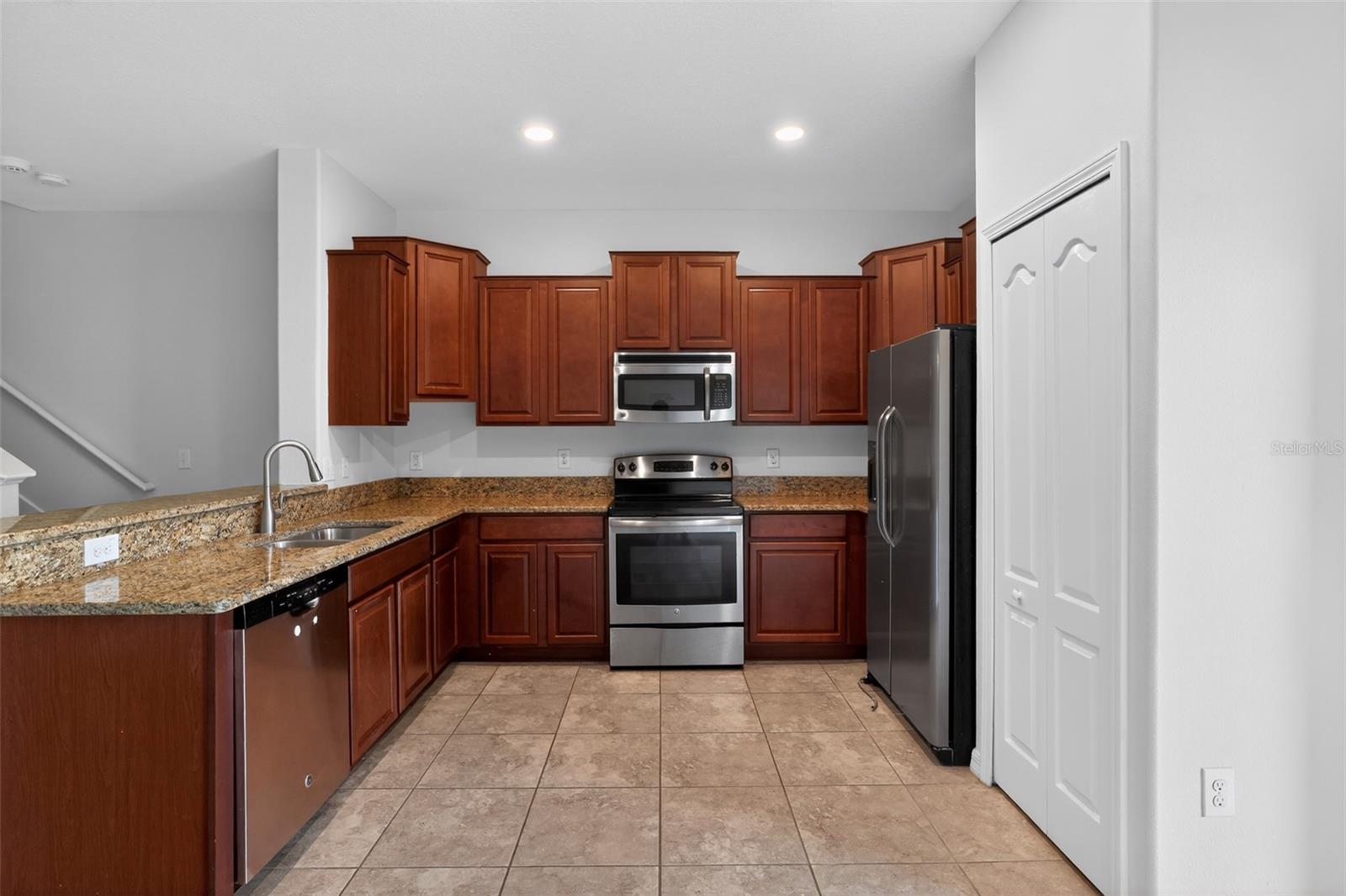 2224 GOLDEN FALCON DR, RUSKIN, FL, 33570