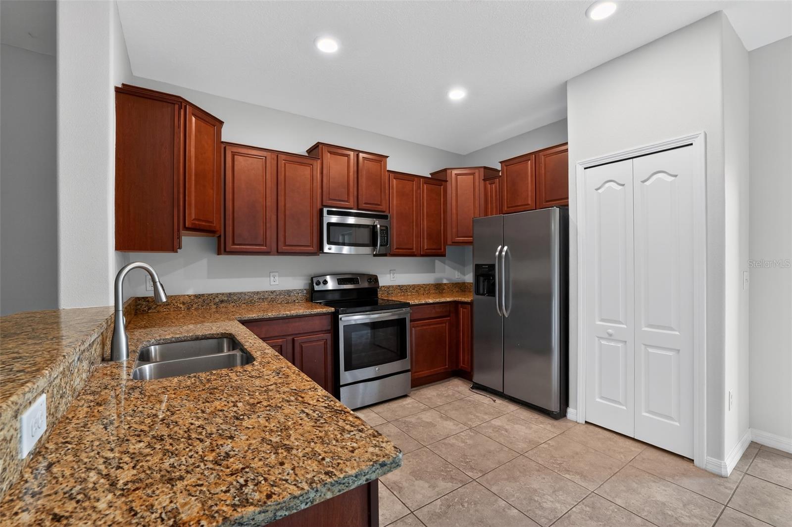 2224 GOLDEN FALCON DR, RUSKIN, FL, 33570