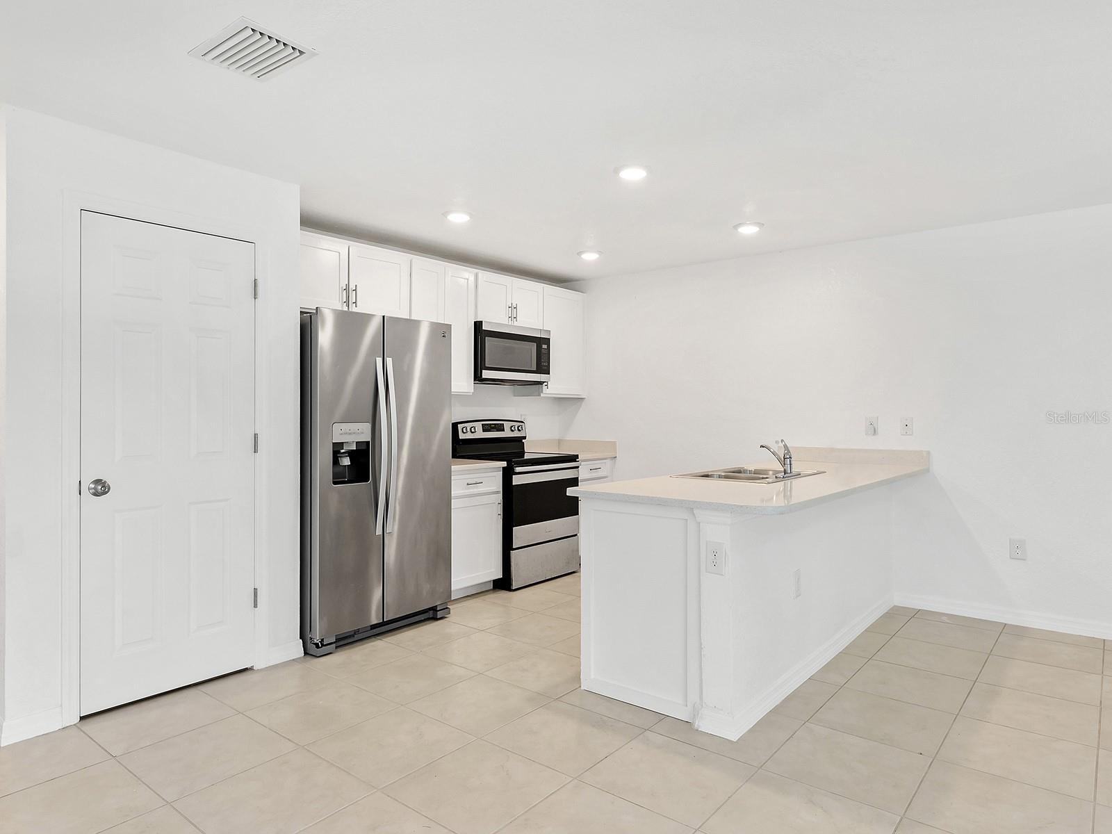 12168 GROSSPOINT AVE, PORT CHARLOTTE, FL, 33981