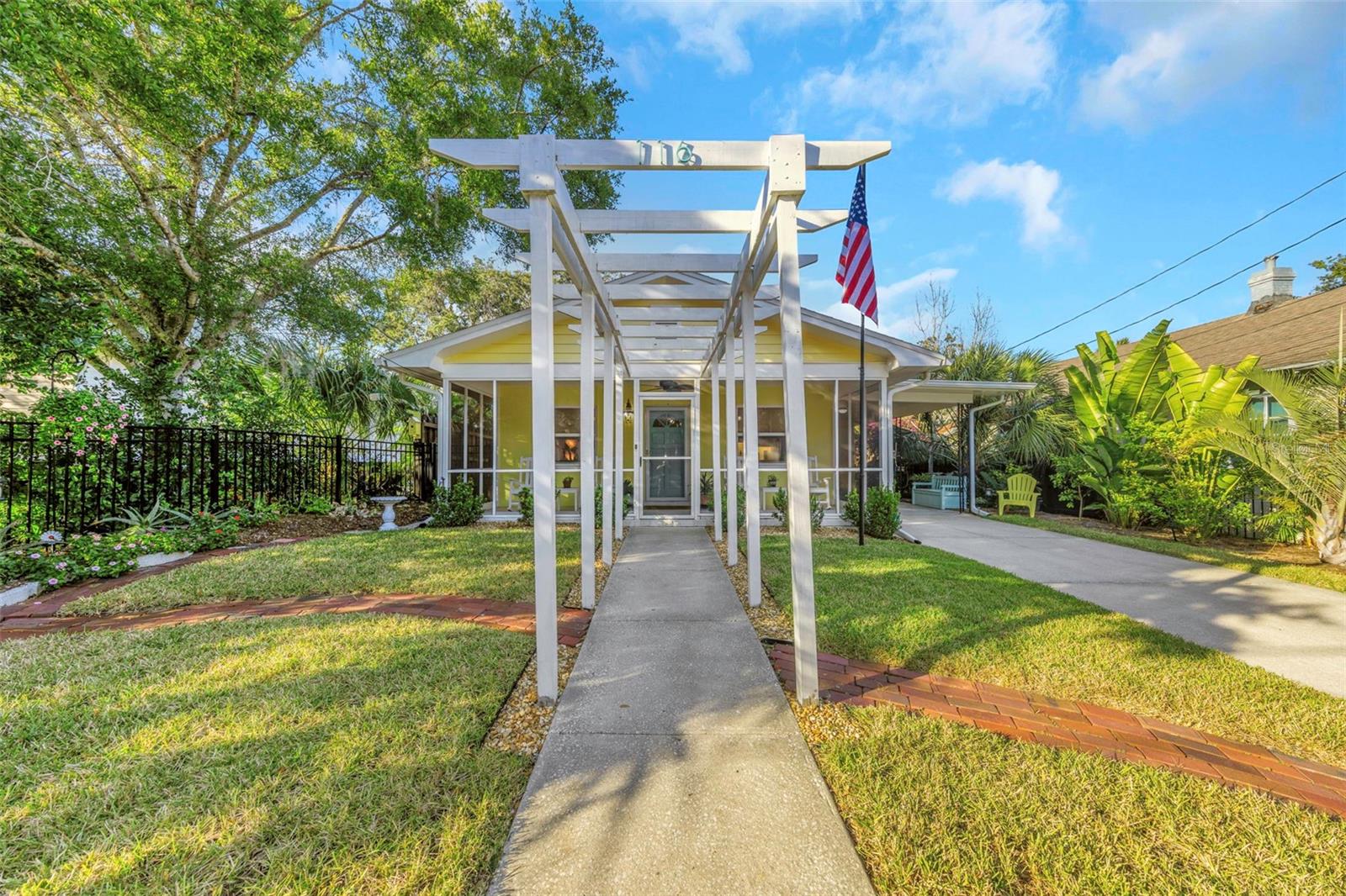 116 READ ST, TARPON SPRINGS, FL, 34689