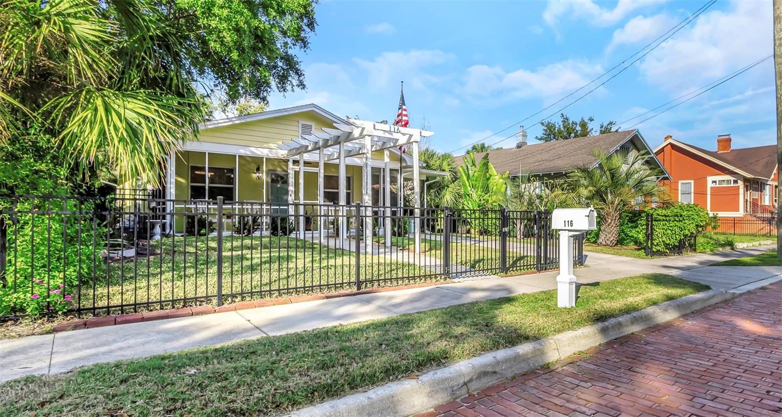 116 READ ST, TARPON SPRINGS, FL, 34689