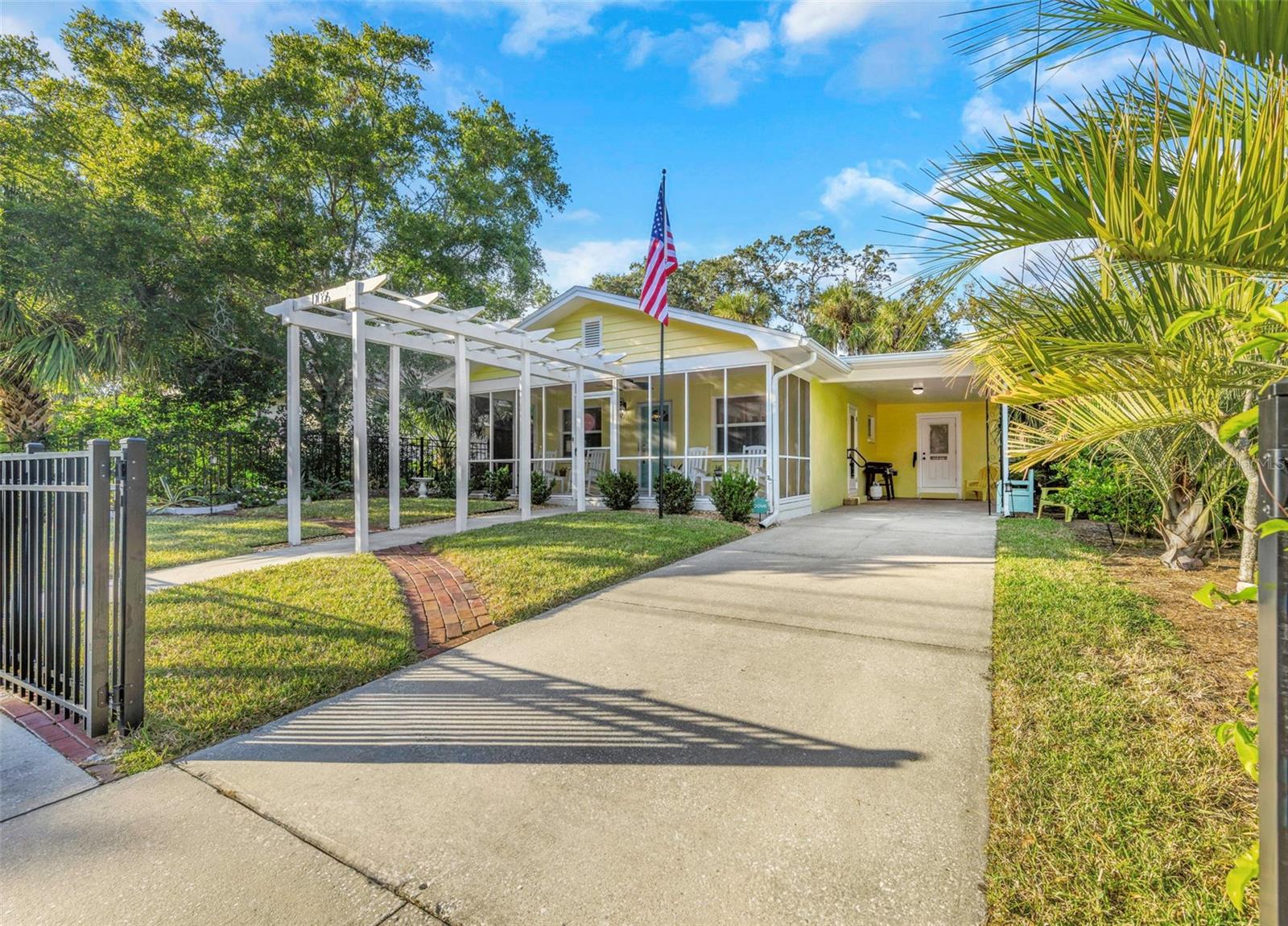 116 READ ST, TARPON SPRINGS, FL, 34689