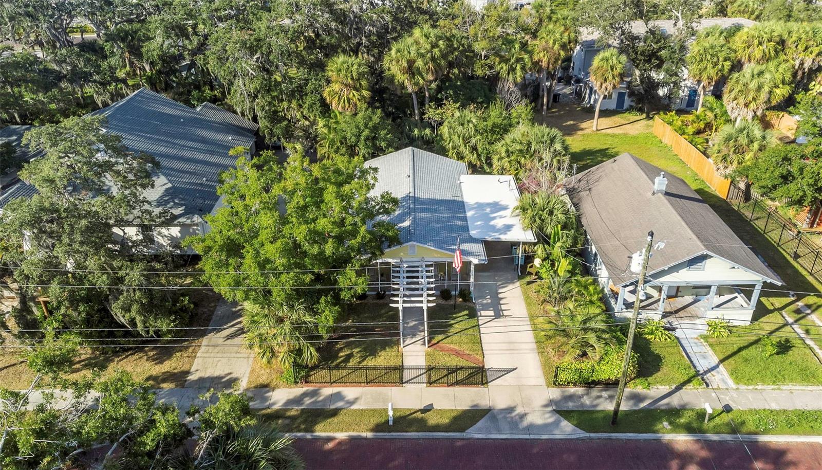 116 READ ST, TARPON SPRINGS, FL, 34689