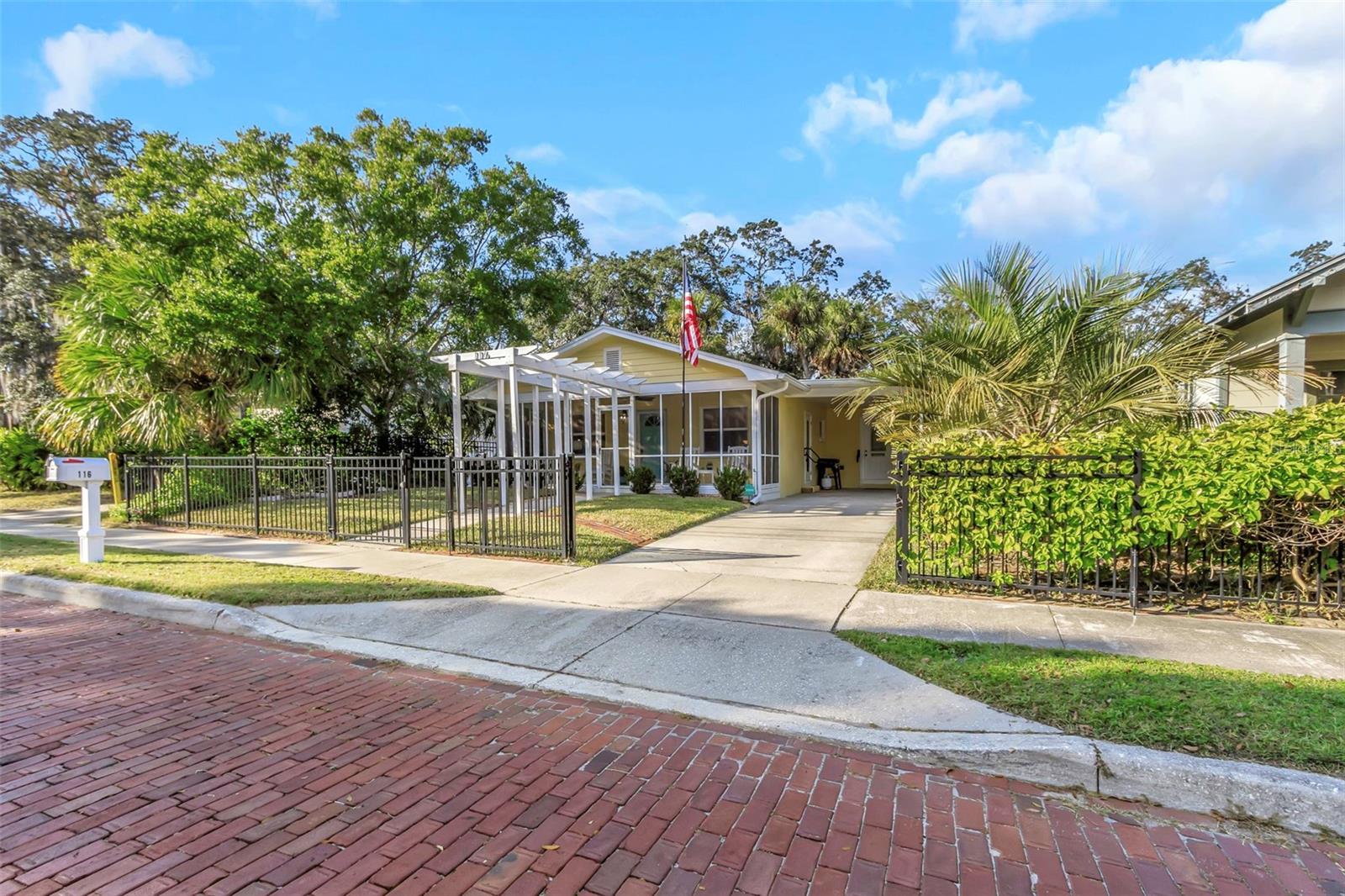116 READ ST, TARPON SPRINGS, FL, 34689