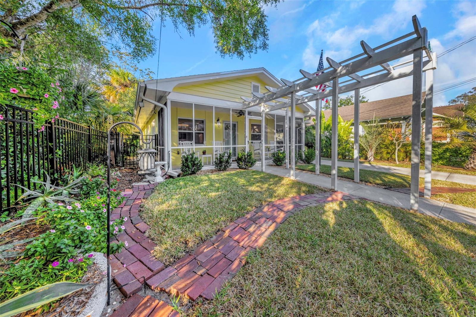 116 READ ST, TARPON SPRINGS, FL, 34689