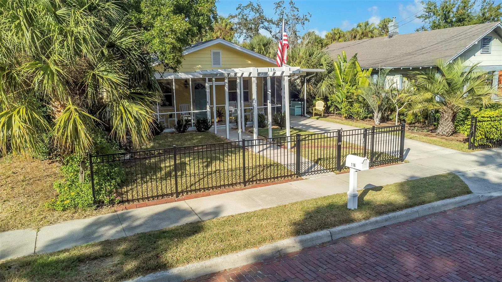 116 READ ST, TARPON SPRINGS, FL, 34689